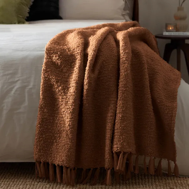 Yard Candar Cosy Woven Tassel Throw | Dunelm