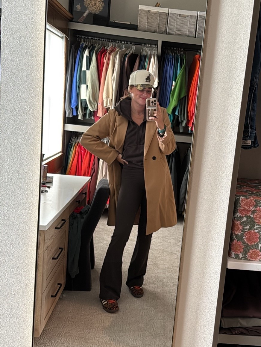 Large Coat
Large Sweatshirt
Medium Tall Leggings (5’8”)
Half size down in sneakers