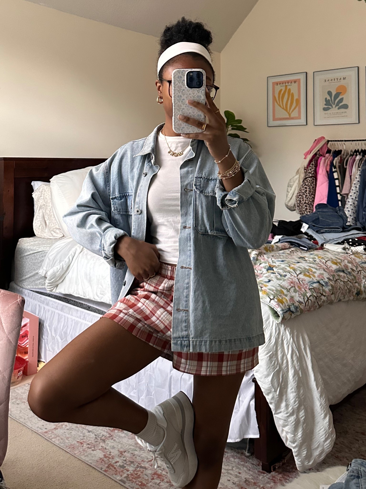 Casual outfit, relaxed out, denim jacket outfit, new balances 

#LTKSeasonal #LTKStyleTip #LTKShoeCrush