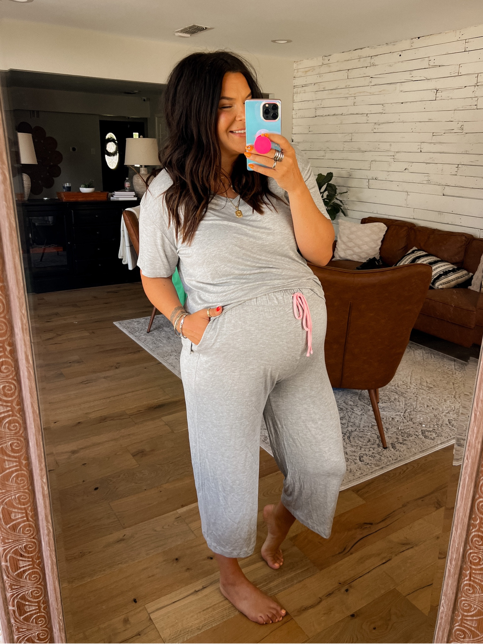 Comfiest set from @walmart. Comes in other colors. Wearing an XL in both 


#LTKsalealert #LTKstyletip #LTKunder50