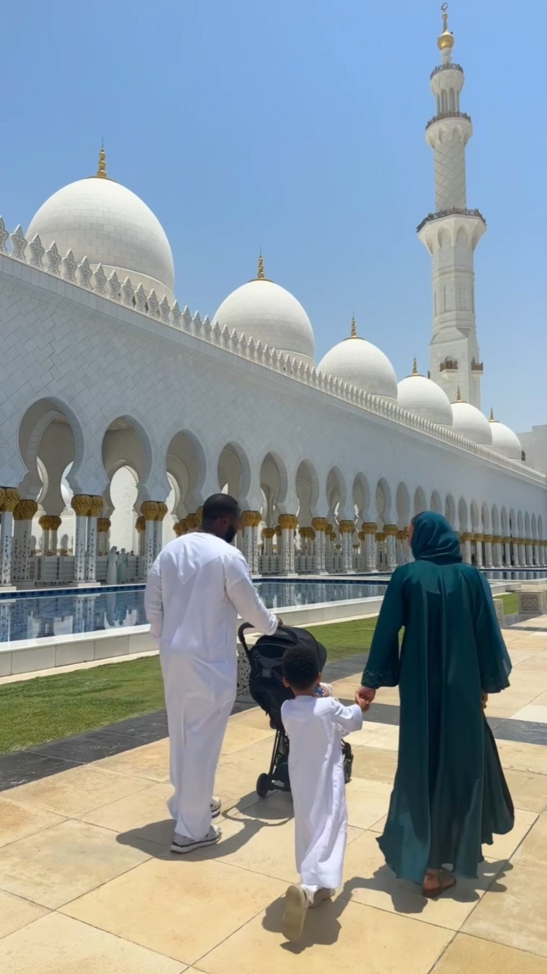 #EGPartner Booking all of my 2026 in advance because this deal is THAT good! @hotelsdotcom’s offering their biggest Black Friday sale with up to 50% off select properties! #ad

Book by 12/2/2025 11:59 pm in hotel property local time; travel by 12/30/2026. Member Prices are available to Hotels.com® app users and One Key members. Limited availability, blackout periods may apply.


#LTKHoliday #LTKSaleAlert #LTKTravel