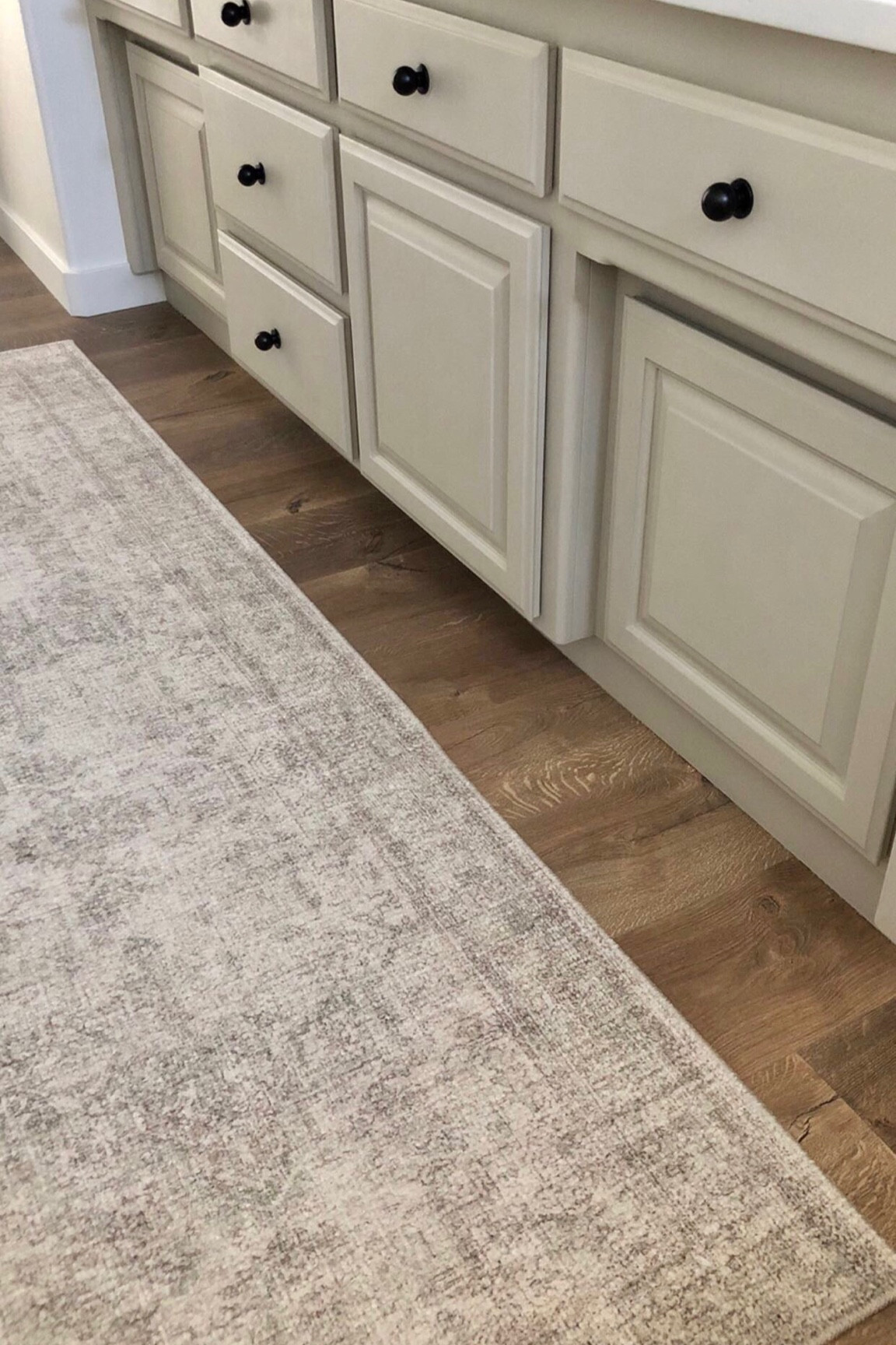 Rug, knobs, cabinet paint and flooring!

Chalk paint, painted cabinets, black knobs, cabinet hardware, bathroom designs, bathroom design, bathroom ideas, runner rug, vintage rug, neutral rugs

#LTKFind #LTKhome #LTKstyletip