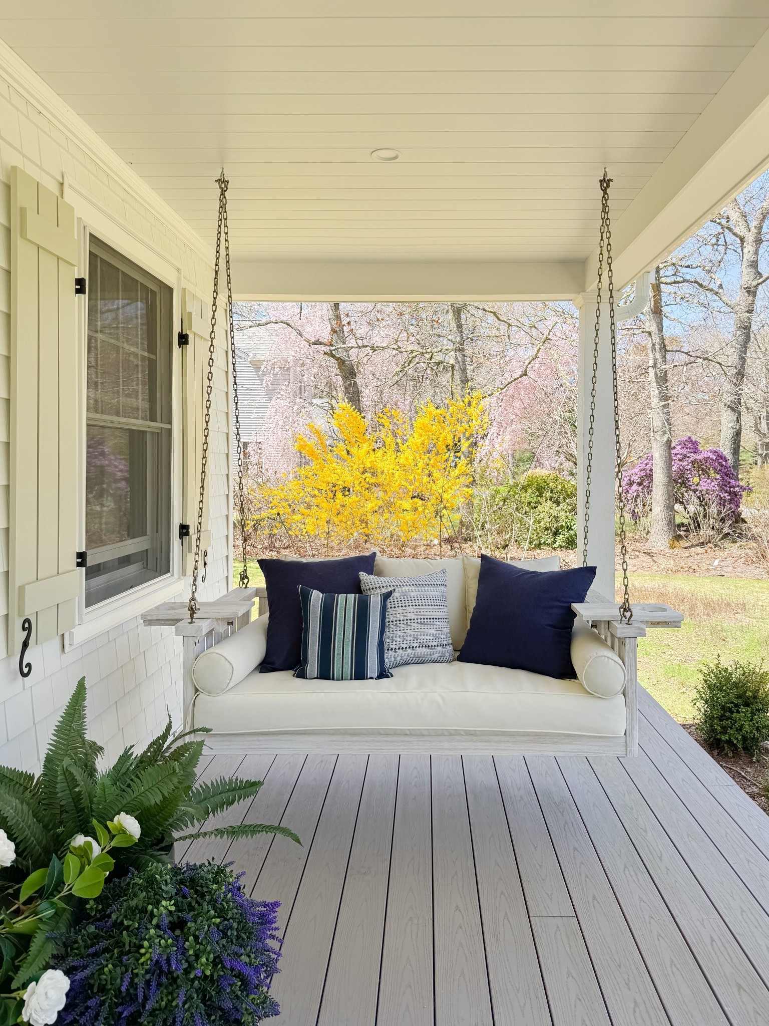 Spring Front Porch

Home  home decor  home favorites  spring front porch  spring home decor  seasonal decor  wreath  planters  area rug  coastal home

#LTKHome #LTKSeasonal