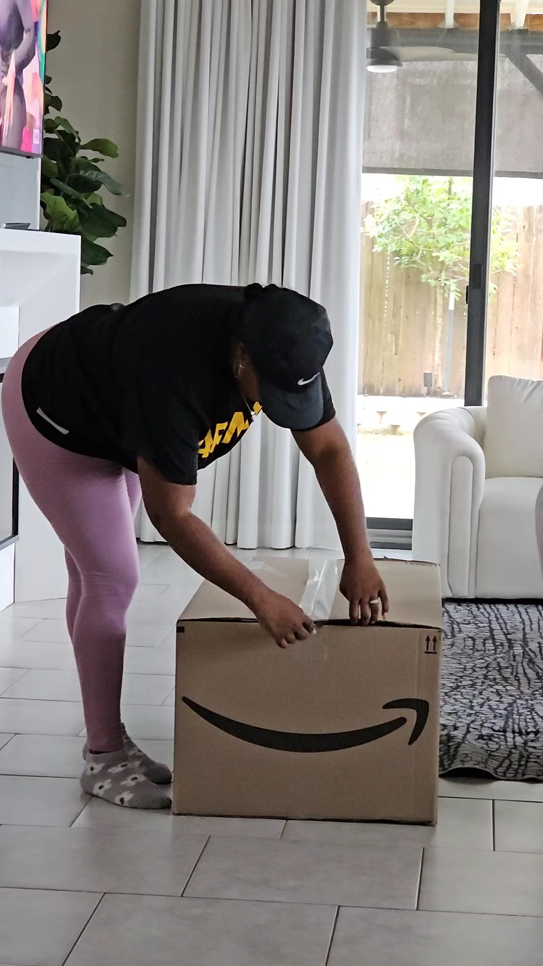 Shop my new cordless vacuum! 

#home #vacuum #cordlessvacuum #amazon #amazonhome #modern #modernhome #livingroomstyle #livingroom #rug #rugs #chair #accentchair #coach #activewear

#LTKstyletip #LTKfamily #LTKhome