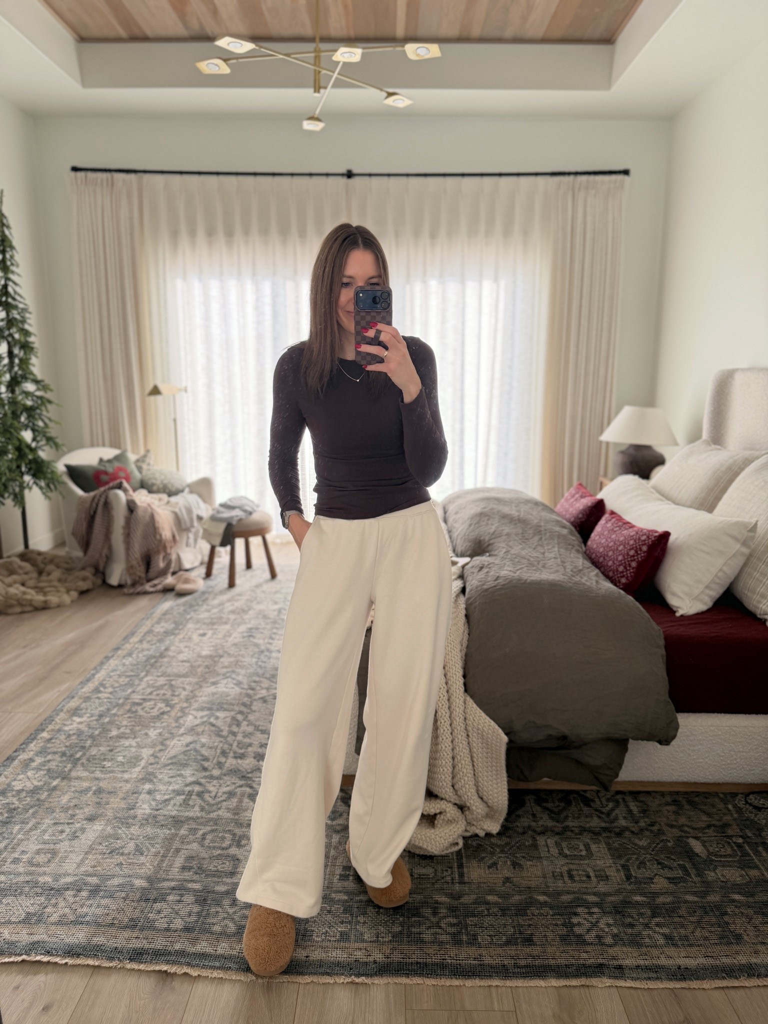 Just got these new lounge pants from Aerie and now they’re on sale for $35 when you are a rewards member (it’s free to sign up). So soft and cozy! Also linked the matching V-neck sweatshirt. I am wearing a S long  

#LTKTall #LTKSaleAlert #LTKFindsUnder50