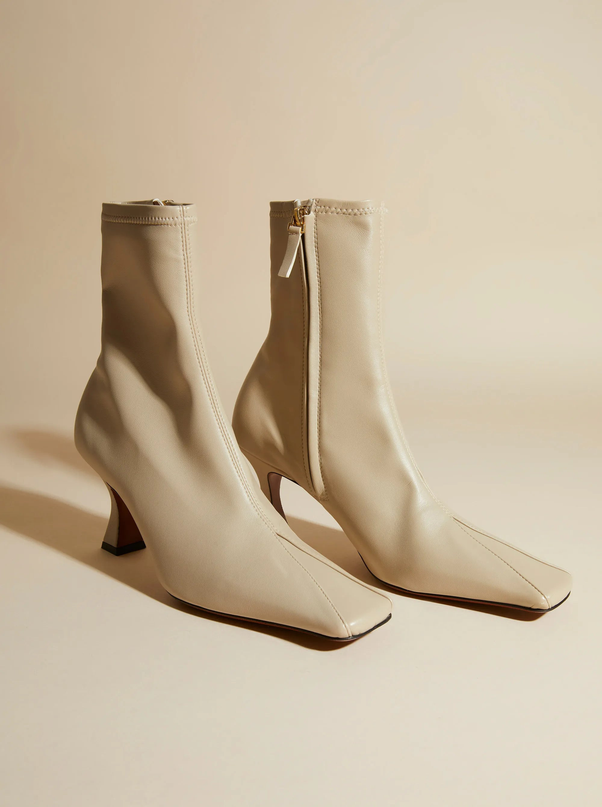 Duck Boots Stretch Vegan Leather Light Grey by Manu Atelier | Manu Atelier
