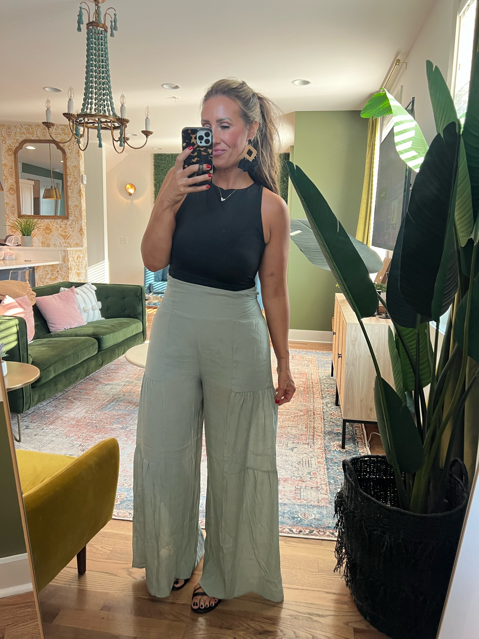 As large pants 
Code THEMOMINSTYLE 
Sz large top but could size down 
Amazon earrings 


#LTKcurves #LTKover40 #LTKmidsize