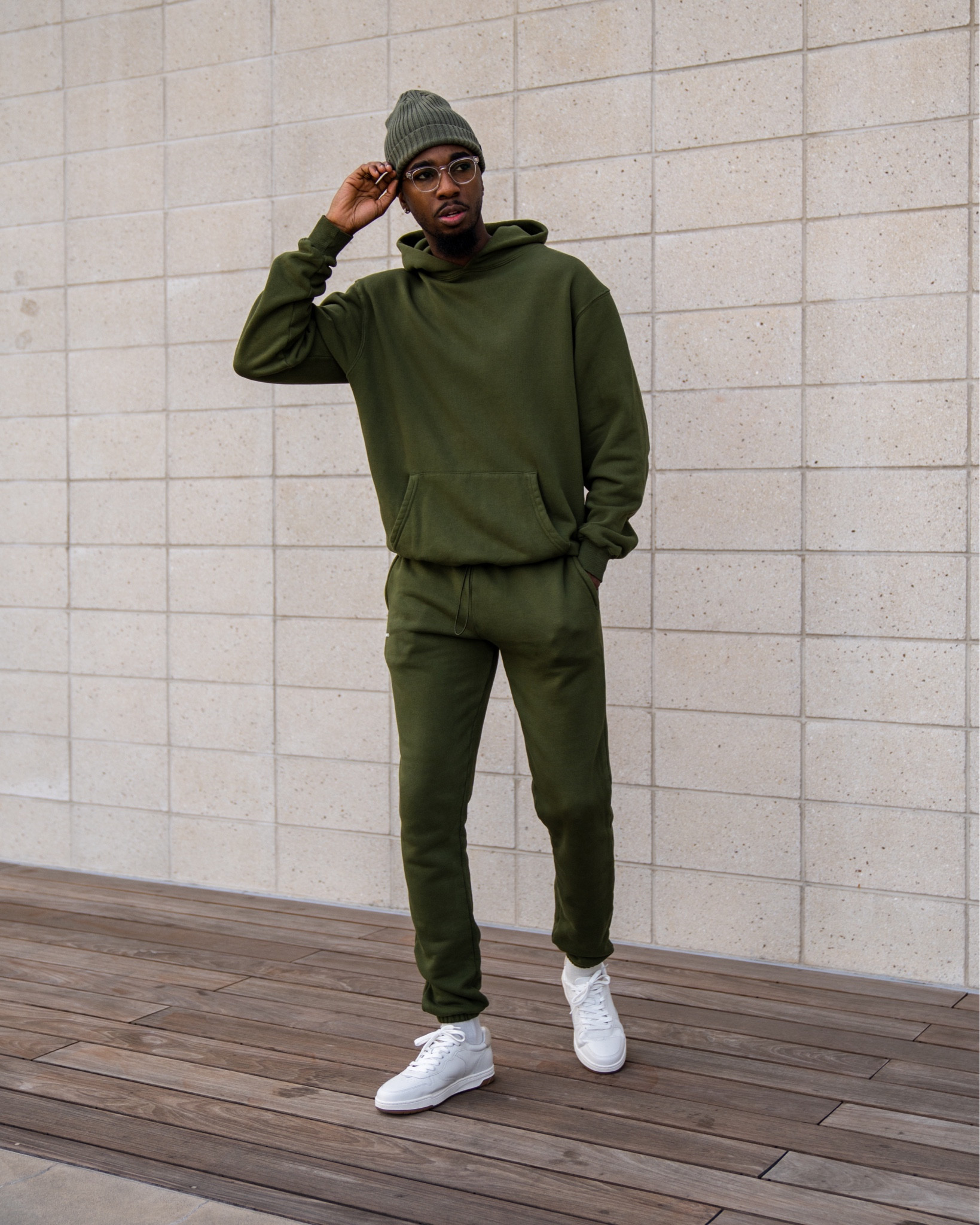 Relaxed green matching sweatsuit
Hoodie - Size Large 
Sweatpants - Size Medium

#LTKmens