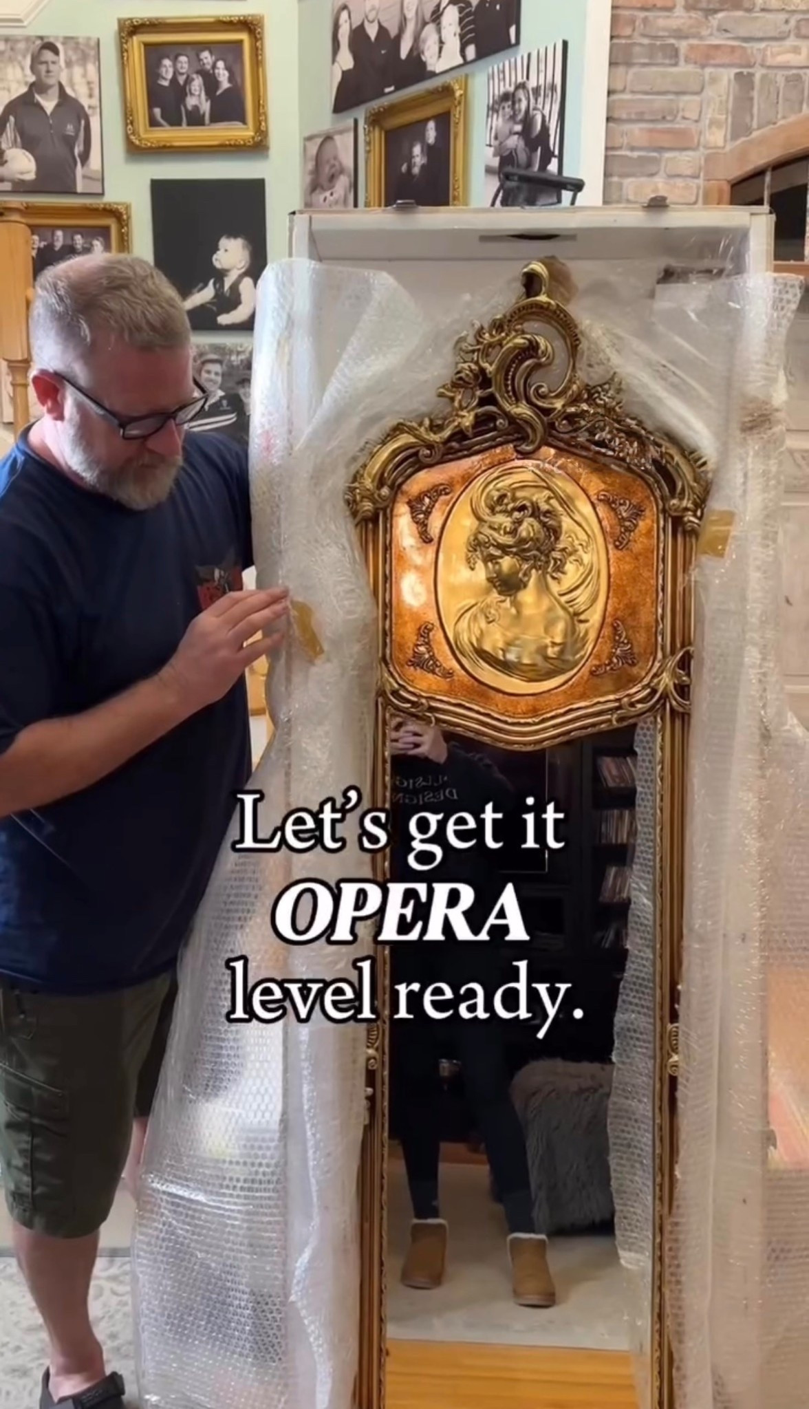 Let's make our living space feel like a castle! These imported mirrors are perfect for adding elegance to any room! 🪞

#DarkAndMoody  #DesignStyle  #OldWorldCharm #Baroque #Rococó #CastleCore #Vintage #Antique #CallSignDesign