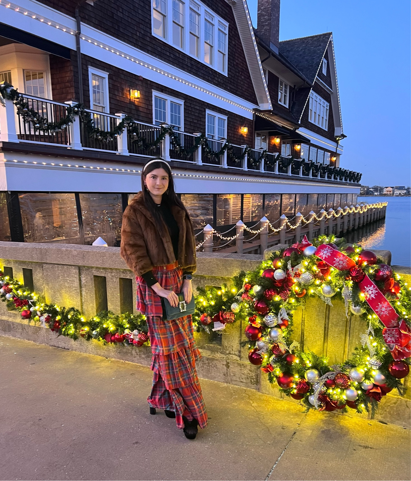 Christmas Eve dinner look.

Fur is vintage, but other items are all linked below!

#LTKHoliday #LTKSeasonal #LTKitbag