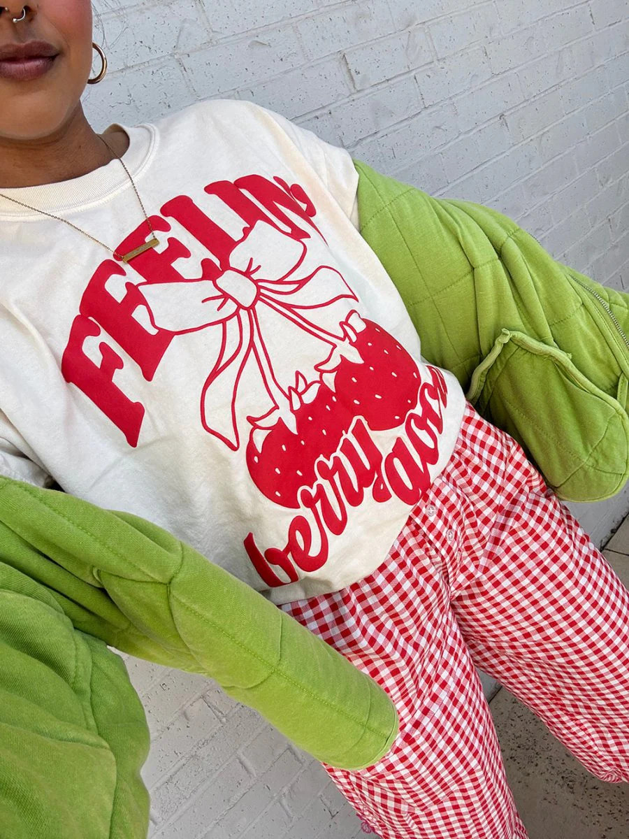 PUFF 'Berries & Bows' T-Shirt | United Monograms