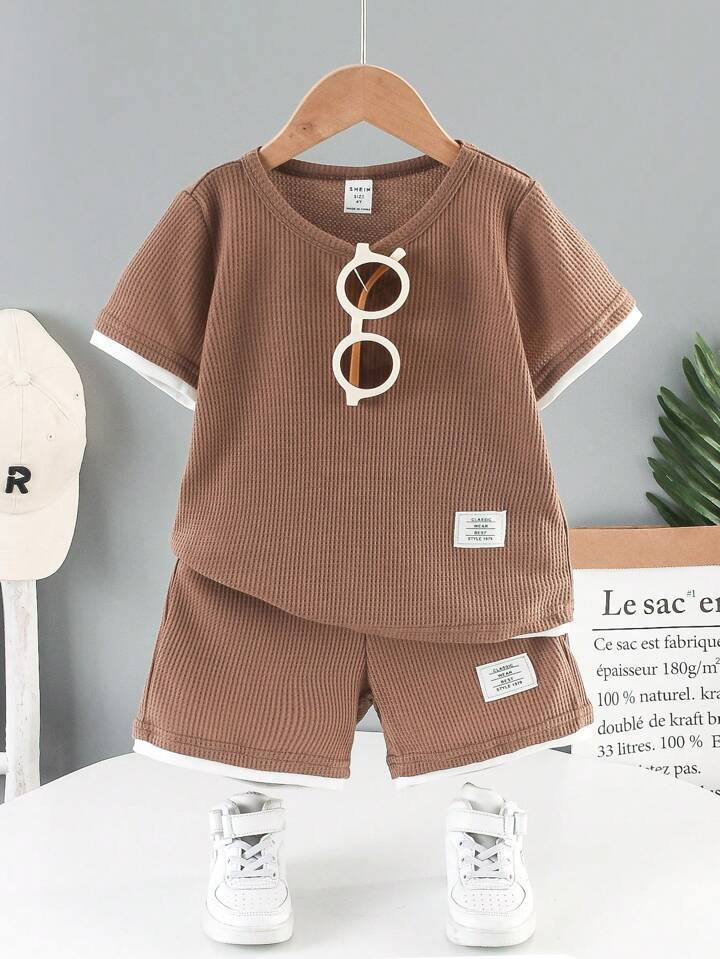 SHEIN Young Boy Letter Patched Detail Contrast Binding Tee & Shorts | SHEIN