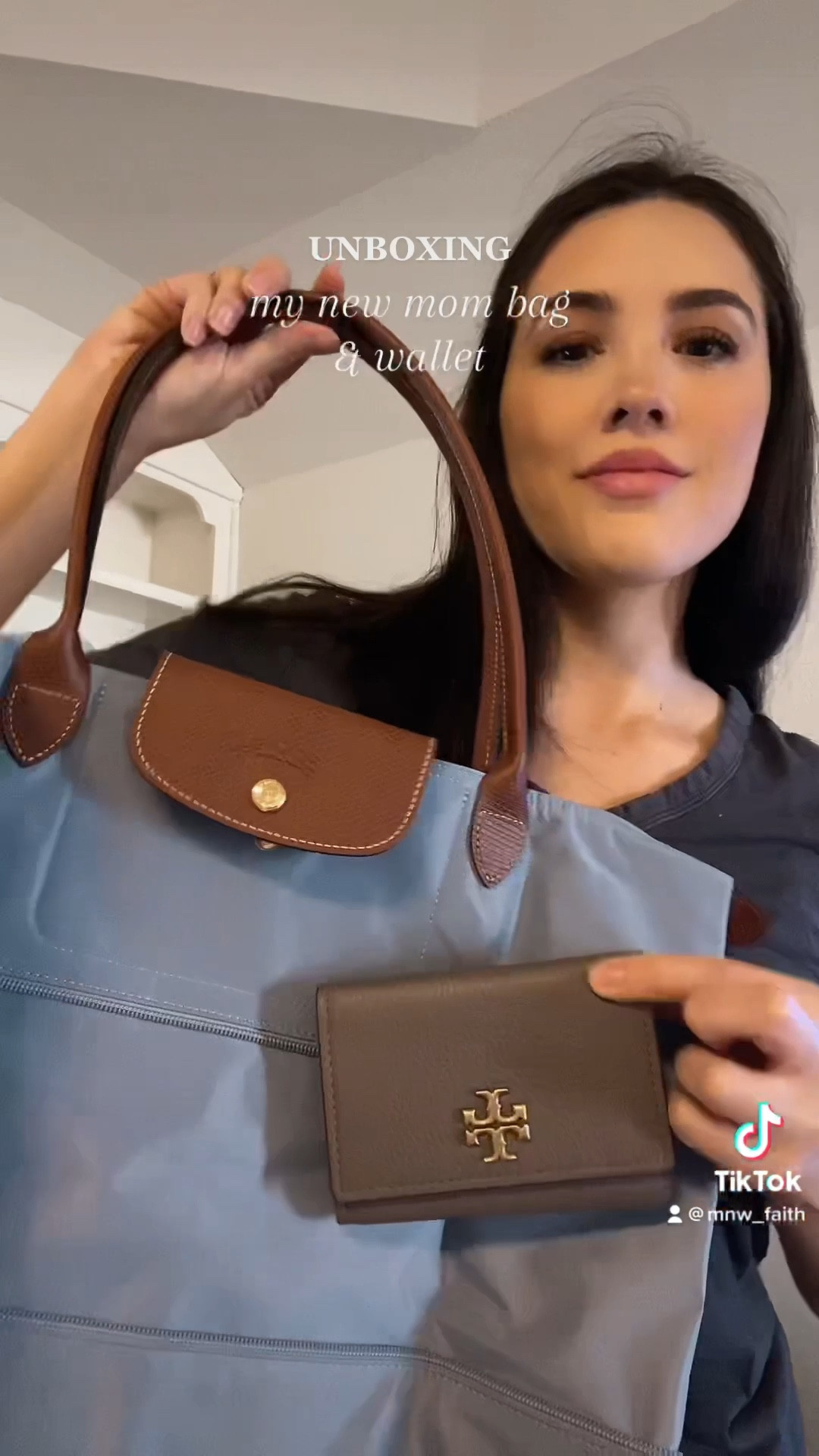 Run to get this Longchamp bag. It’s on sale and expandable for traveling too! Love the thistle color, also comes in pebble! #longchamp #bagtrends #mombag #totes #besttote

#LTKGiftGuide #LTKsalealert #LTKitbag