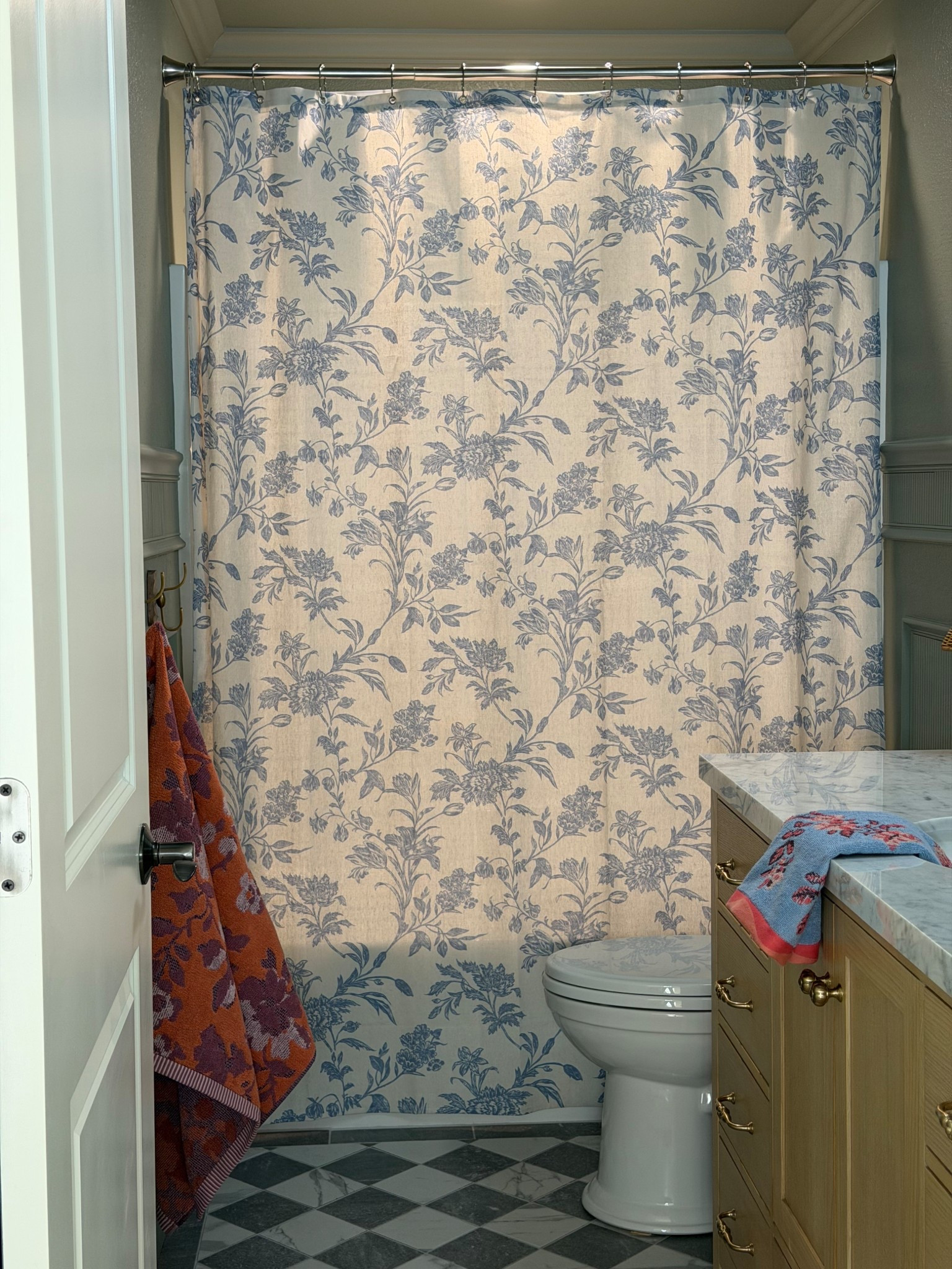 So many things from our bathroom update are on sale! 

@Anthropologie towels, towel hooks, rugs
@amazon shower curtain
@lowes vanity, tile floor & toilet 

#liketkit
@liketk.it 

Checkered floor


#LTKKids #LTKSaleAlert #LTKHome