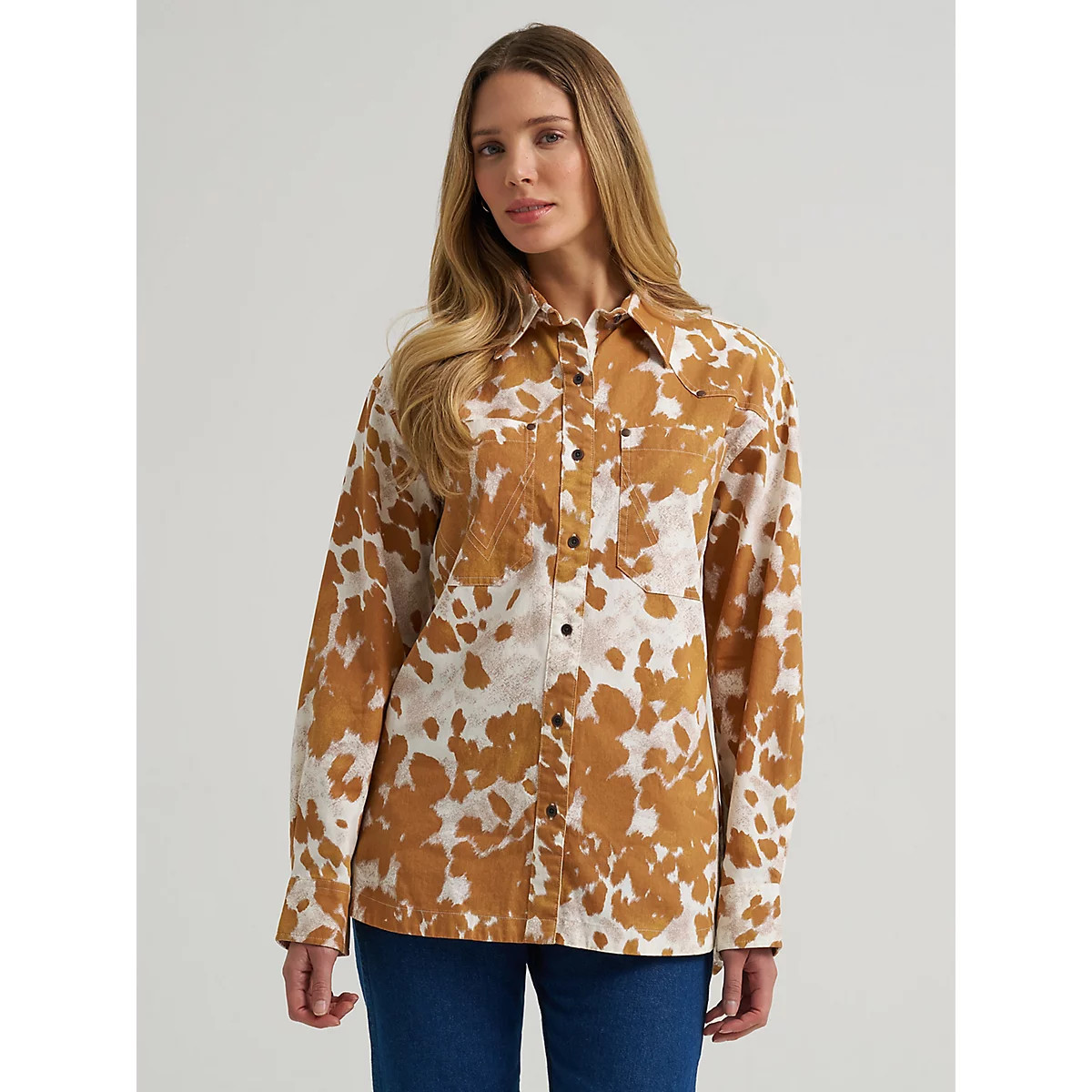 Women's Western Boyfriend Fit Button Down Shirt in White | Wrangler