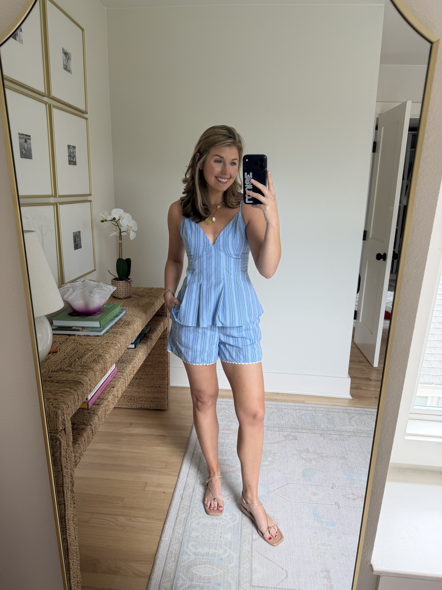 Matching set for summer! Wearing a S