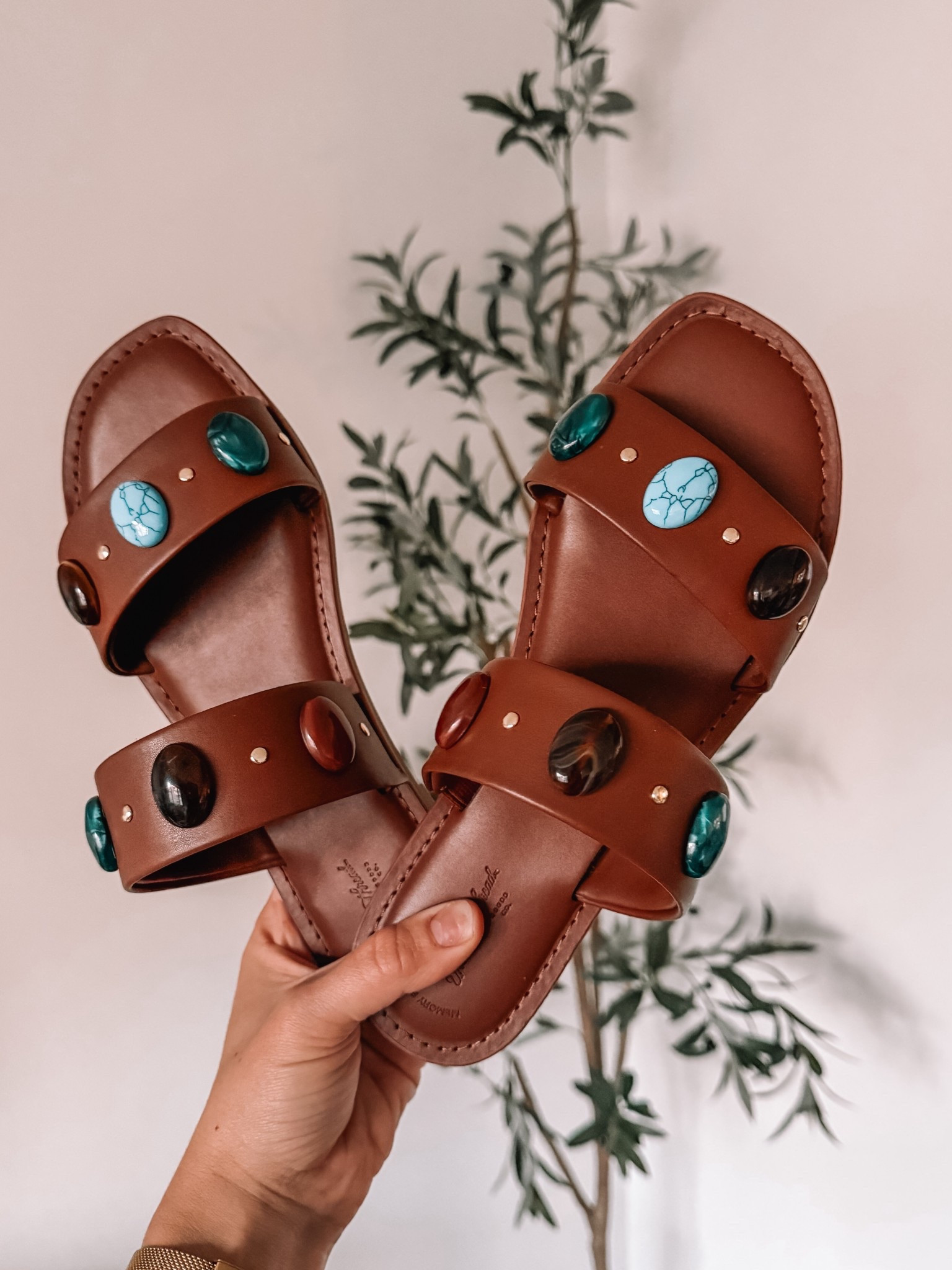 How are these under $40?! Make sure to size up .5 

#LTKSeasonal #LTKootd