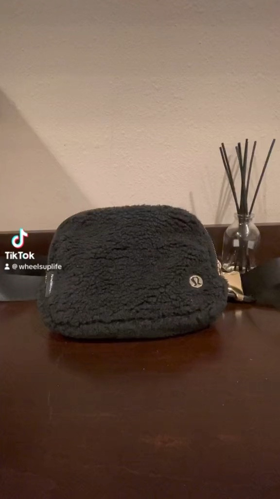 Pack my fanny pack for Disney with me!

#LTKFind #LTKitbag #LTKtravel