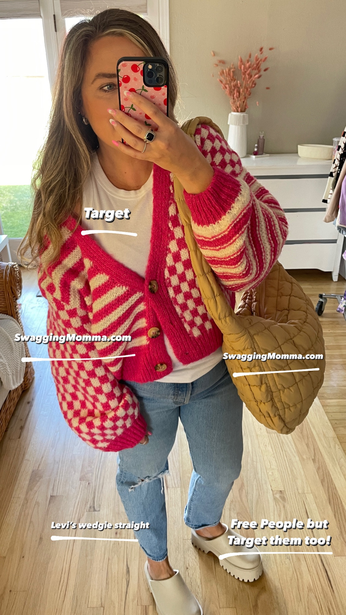 Linked what was able to be linked😍 I wear a large in these tanks and size 31 in Levis’s (5”3-155lbs) 