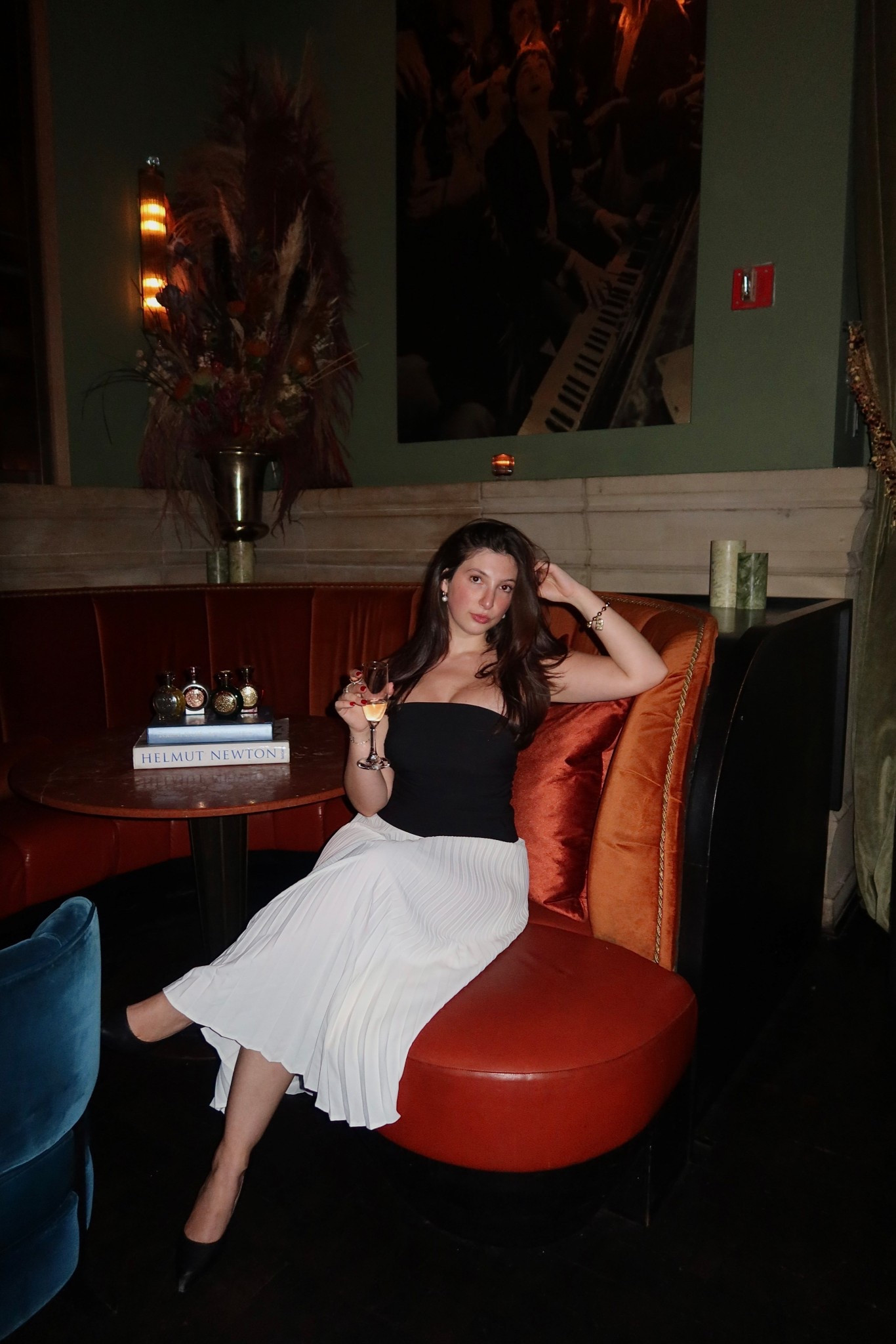 Classy girl 🤍🖤

Black and white theme, classy outfit, midsize fashion, strapless dress

#LTKMidsize