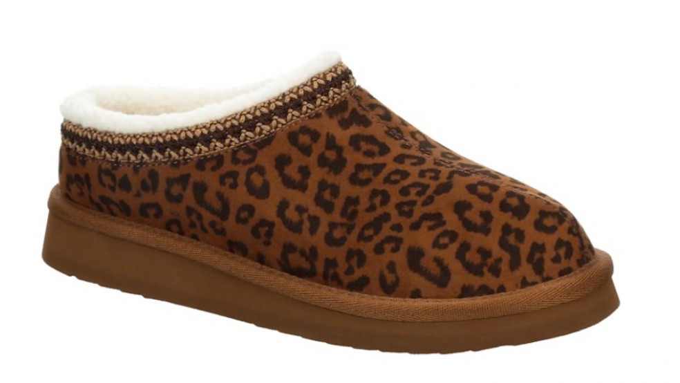 Whether staying in or heading out on a quick errand, the Noella slipper from Bjorndal is an easy grab. Featuring a printed microfiber upper with a contrasting trim, this slipper is soft and warm. The cozy lining comforts, while the outsole provides durability.

#LTKootd #LTKmomlife #LTKselfcare