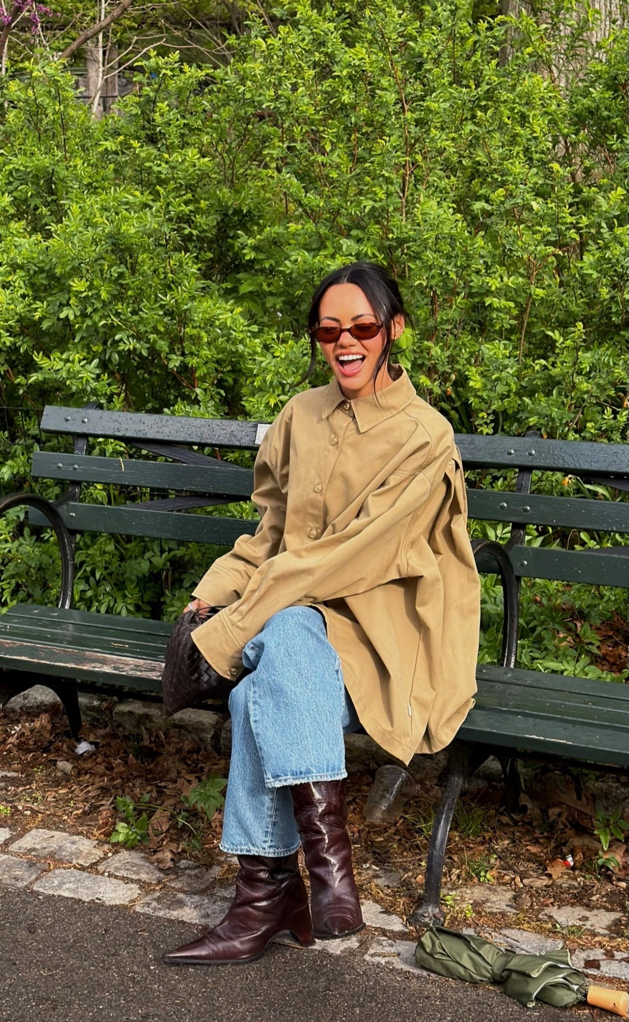 NYC Museum day ootd | 7 for all mankind oversized shirt, Levi's jeans, coperni boots

#LTKootd #LTKTravel #LTKPetite
