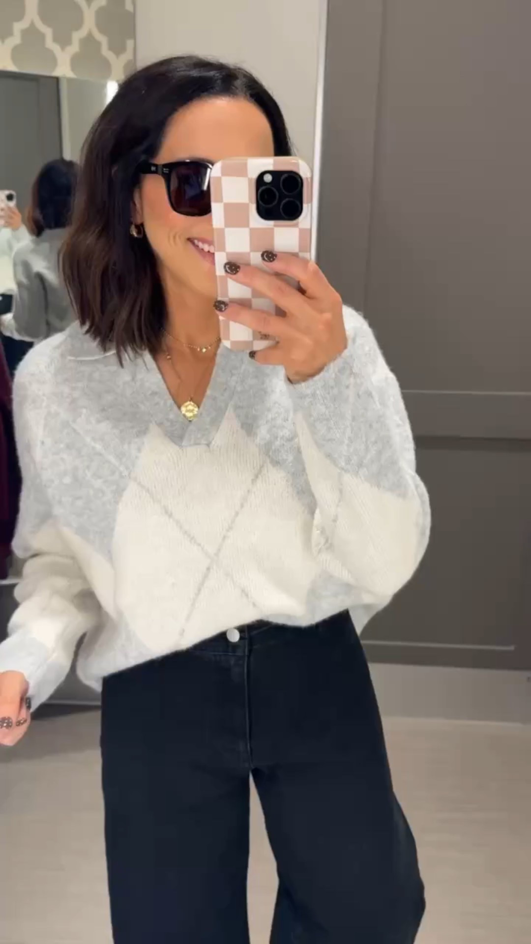 V-neck sweater styled with wide leg denim jeans in black. The v-neck sweater comes in different colors and it’s on sale!
This monochrome look is so cozy, warm, and chic.

Cozy style, comfy look, elevated casual, winter fashion, Target style, VintagePickin

#LTKSeasonal #LTKPetite #LTKWorkwear