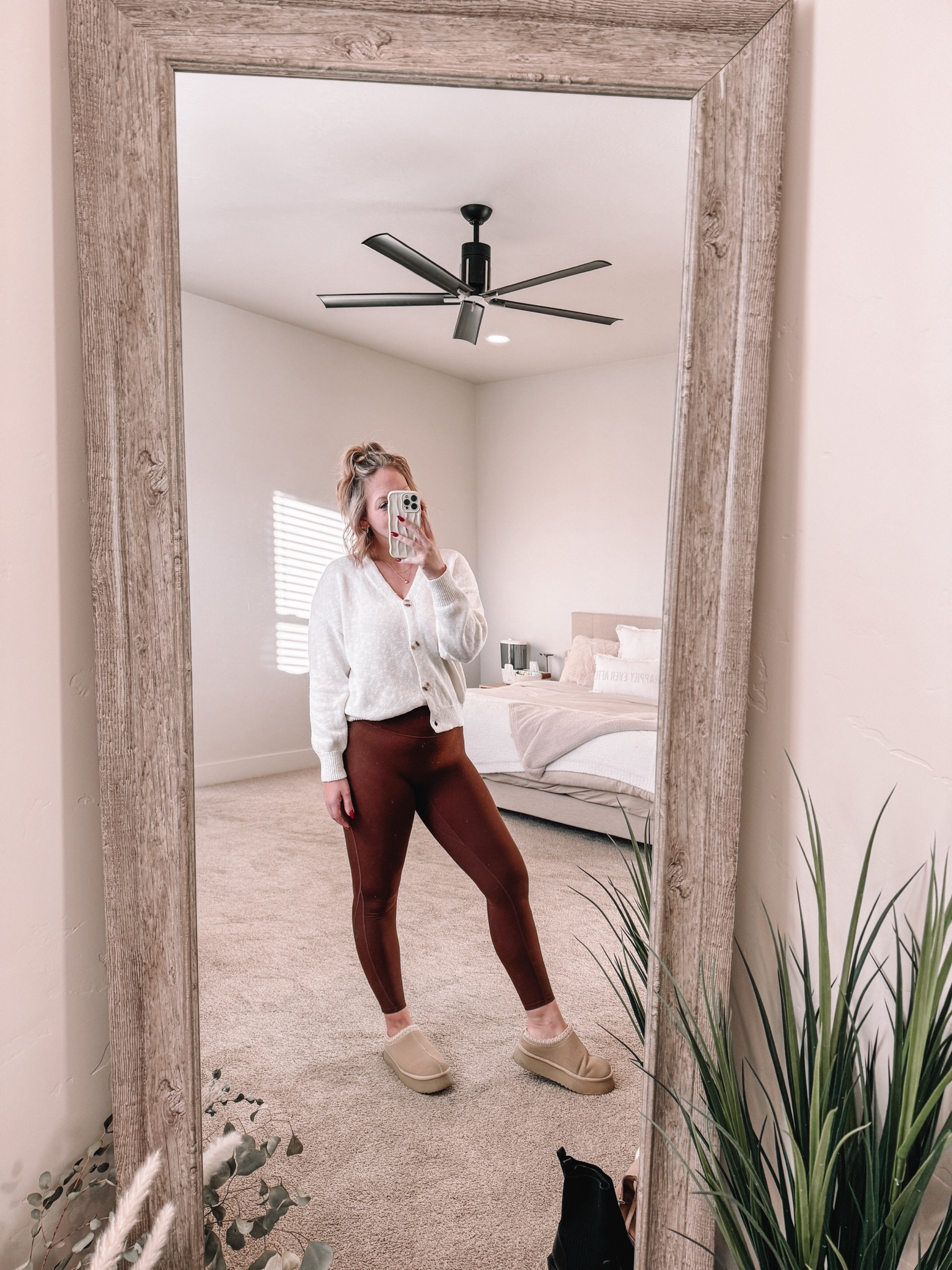 Another day, another cardigan 🤍🤎

#LTKShoeCrush #LTKStyleTip #LTKFindsUnder50