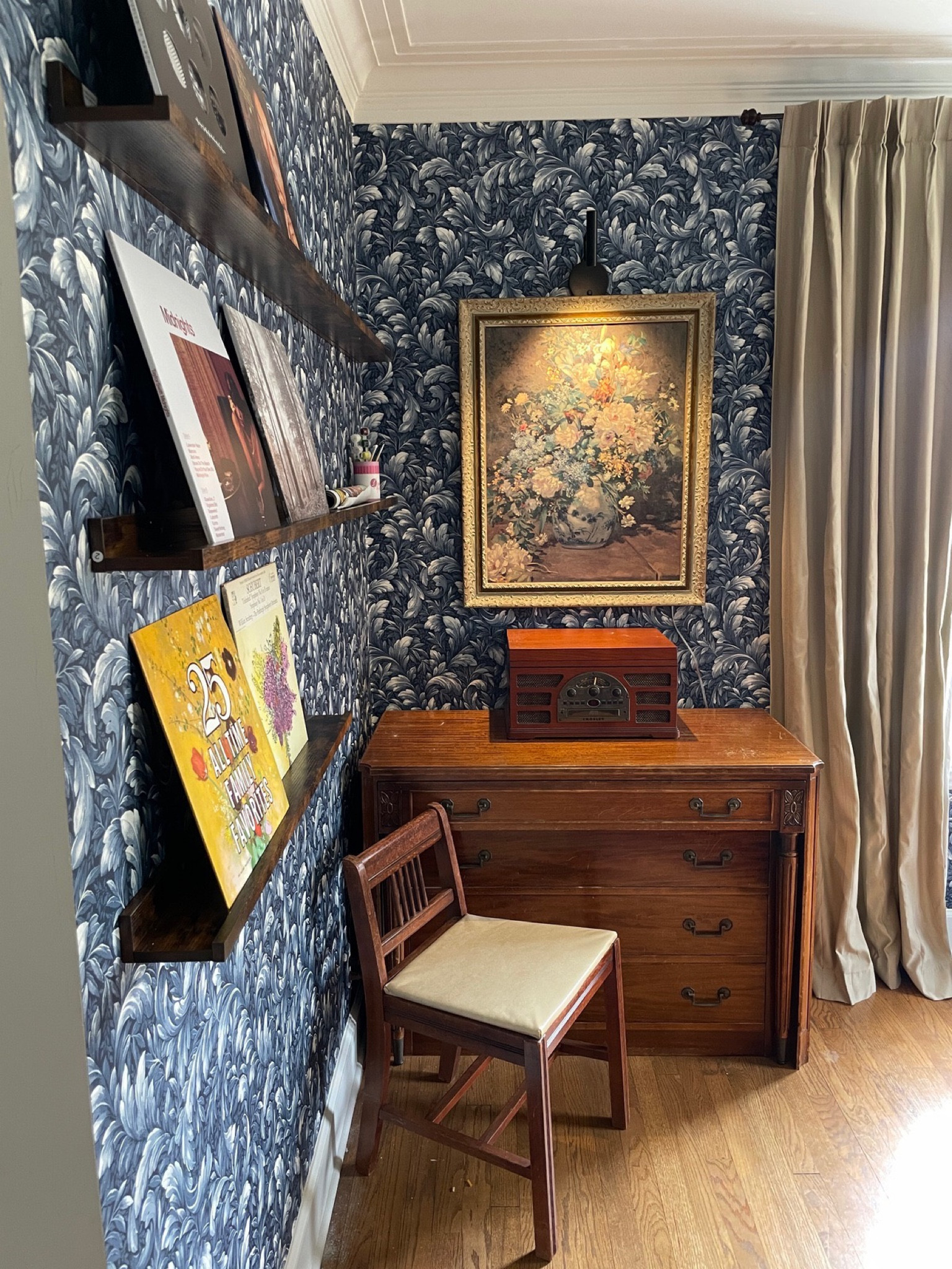 Picture lights 

#LTKFind #LTKstyletip #LTKhome