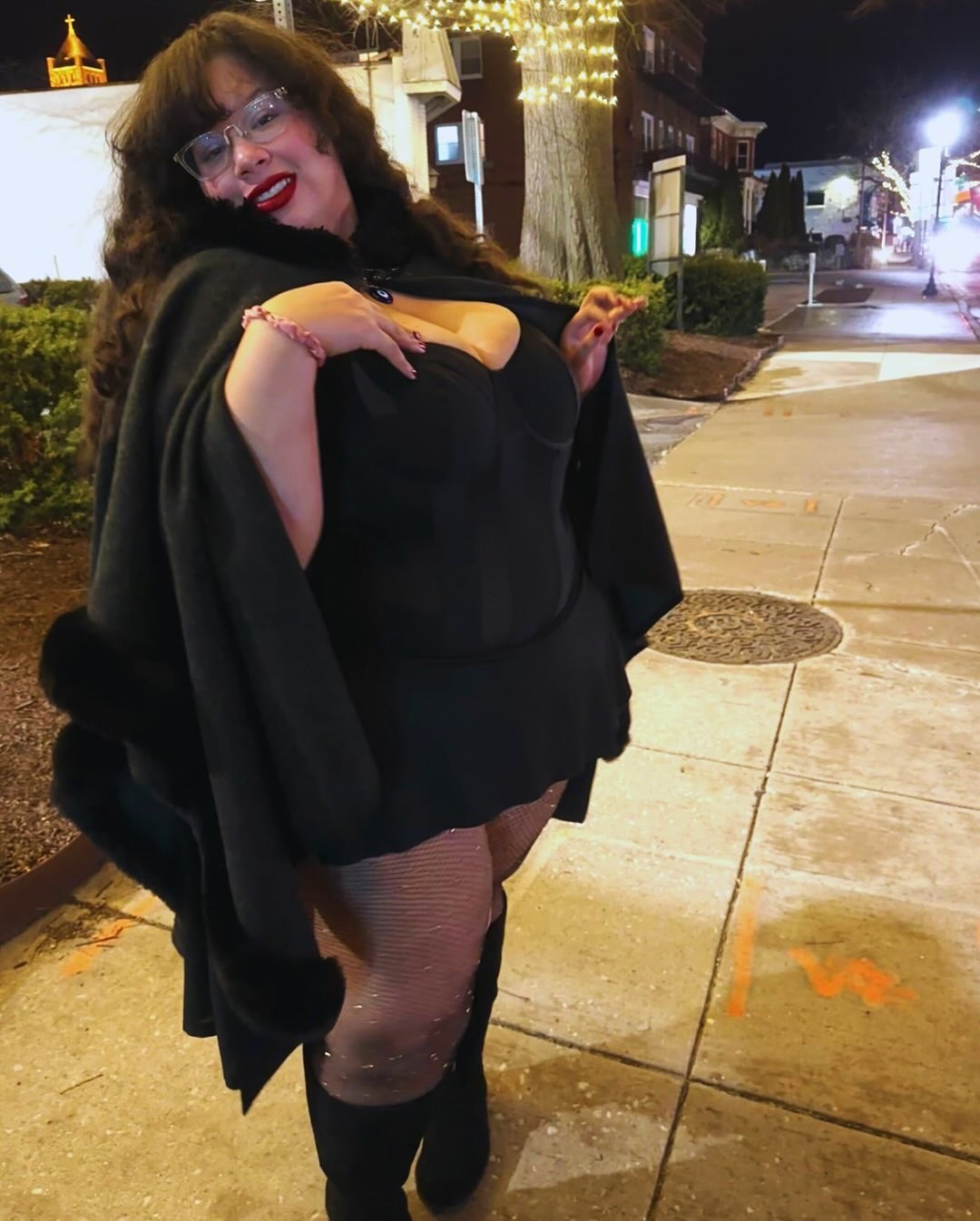 I never got to post this outfit! What're your favorite colors to wear? Right now mine are black and red. ♥️🖤

Outfit Details:

Outfit # 1
Ruana: Torrid
Bodysuit: Torrid
Skort: Halara
Boots/Fishnets: Torrid

The details are on my LTK!

@torrid @halara_official