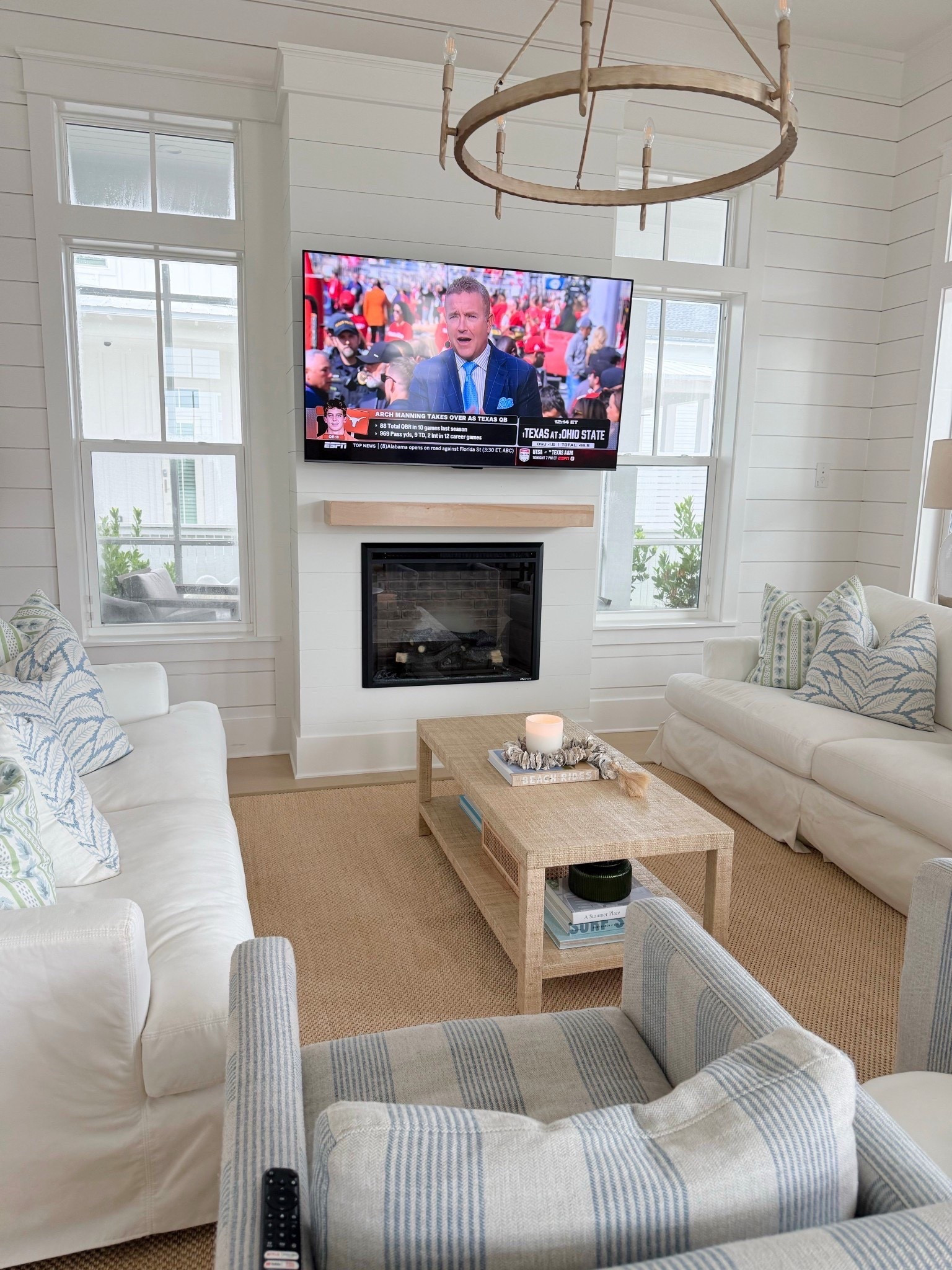 Family room vibes

#LTKHome #LTKmomlife #LTKSeasonal