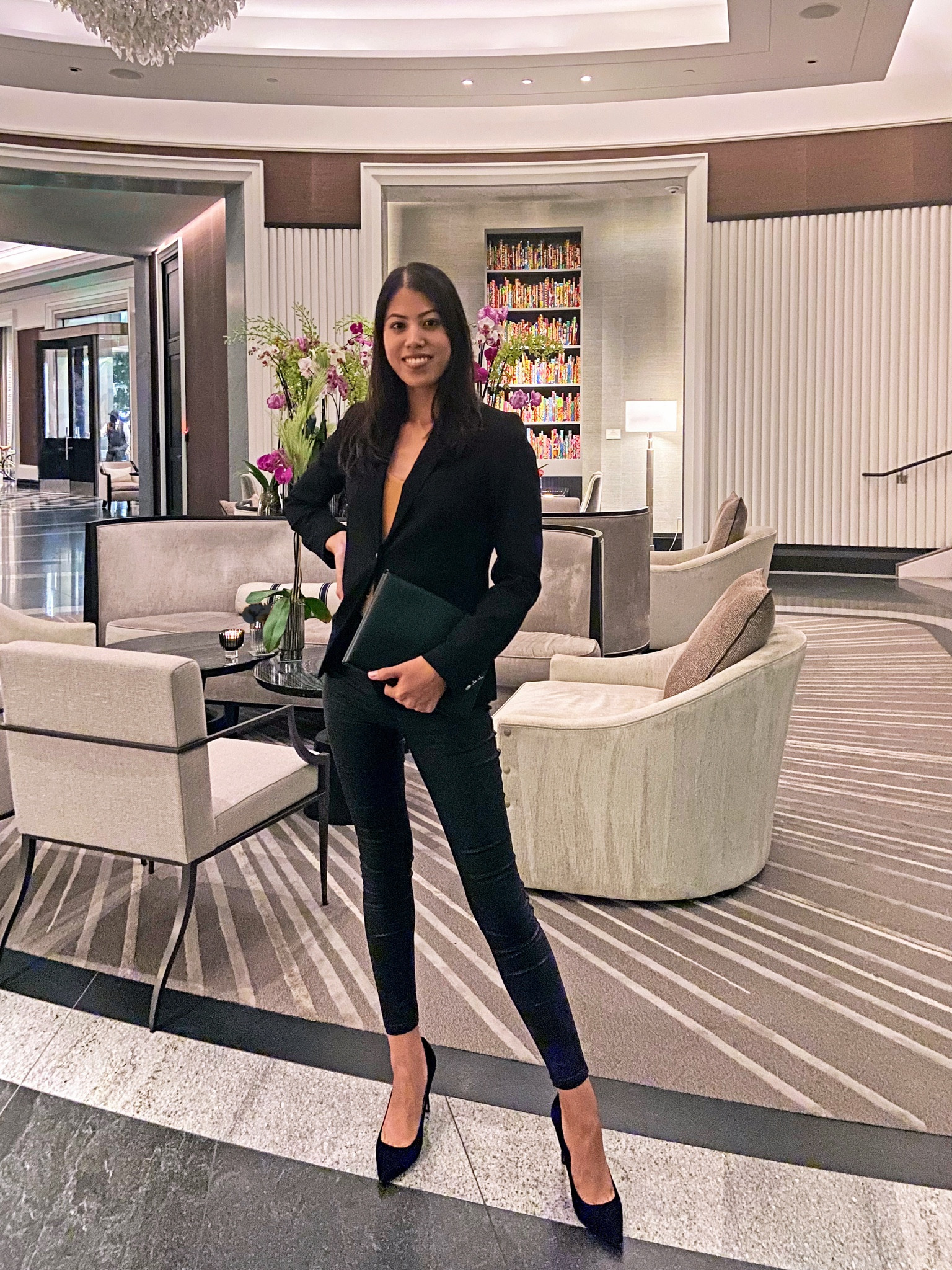 Girls’ night out evening look 🖤 styling leather leggings with a blazer and pointy toe pumps! #falloutfits #monochromestyle #goingoutstyle #eveningstyle #nightoutstyle #classic #classy #timeless 

#LTKstyletip #LTKSeasonal