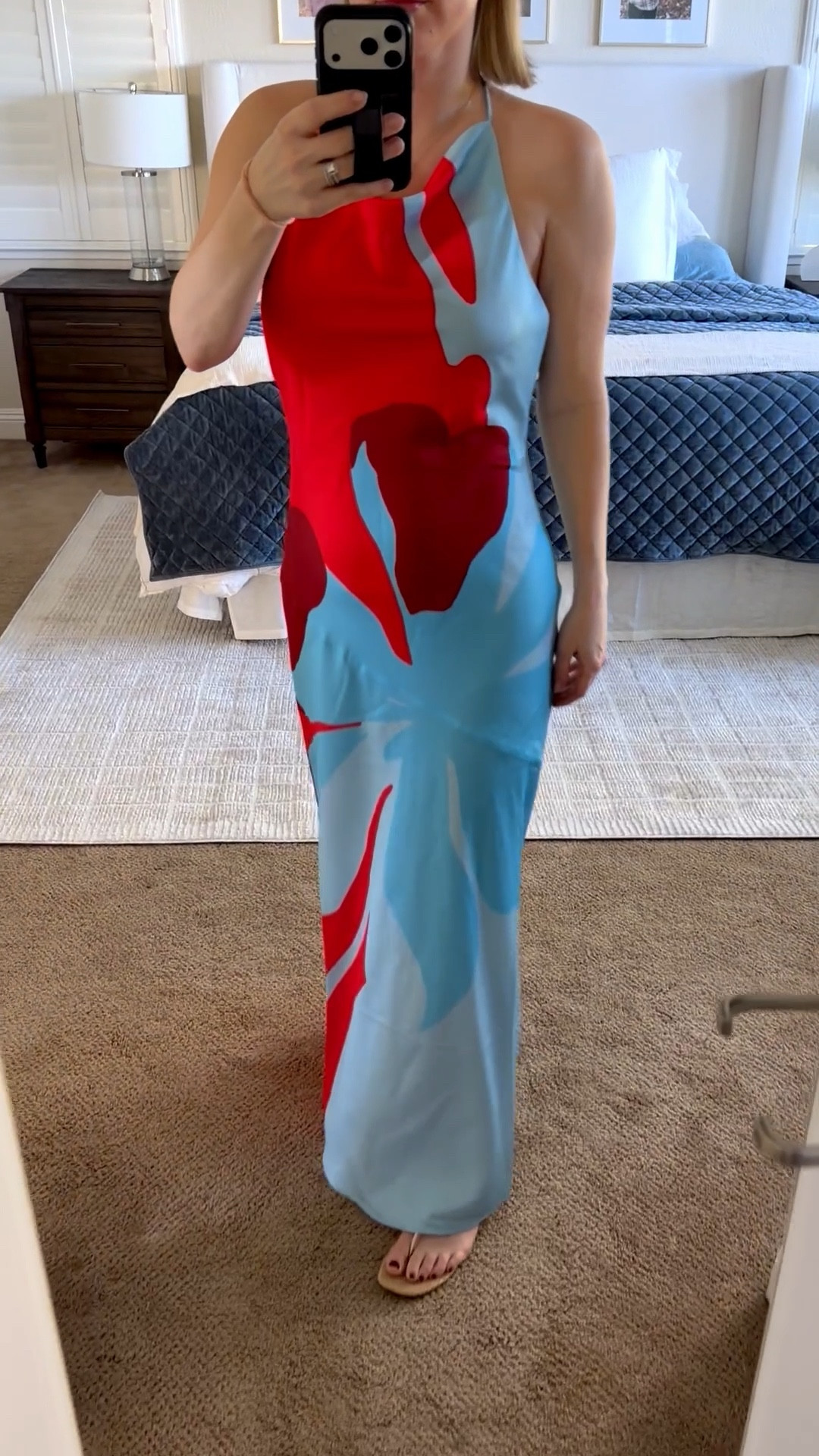 Another stunning dress for Hawaii. I’m 5’7” and it’s the perfect length for flats. I’m in a size 6. I feel so comfortable and confident in it. It would be perfect for any tropical vacation. Resort wear. 