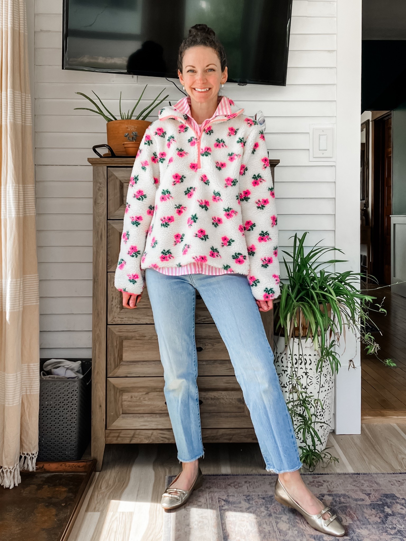 Cute spring outfit!
Petite outfit. Spring outfit. Cute outfit. Mom outfit  

#LTKOver40 #LTKPetite #LTKStyleTip