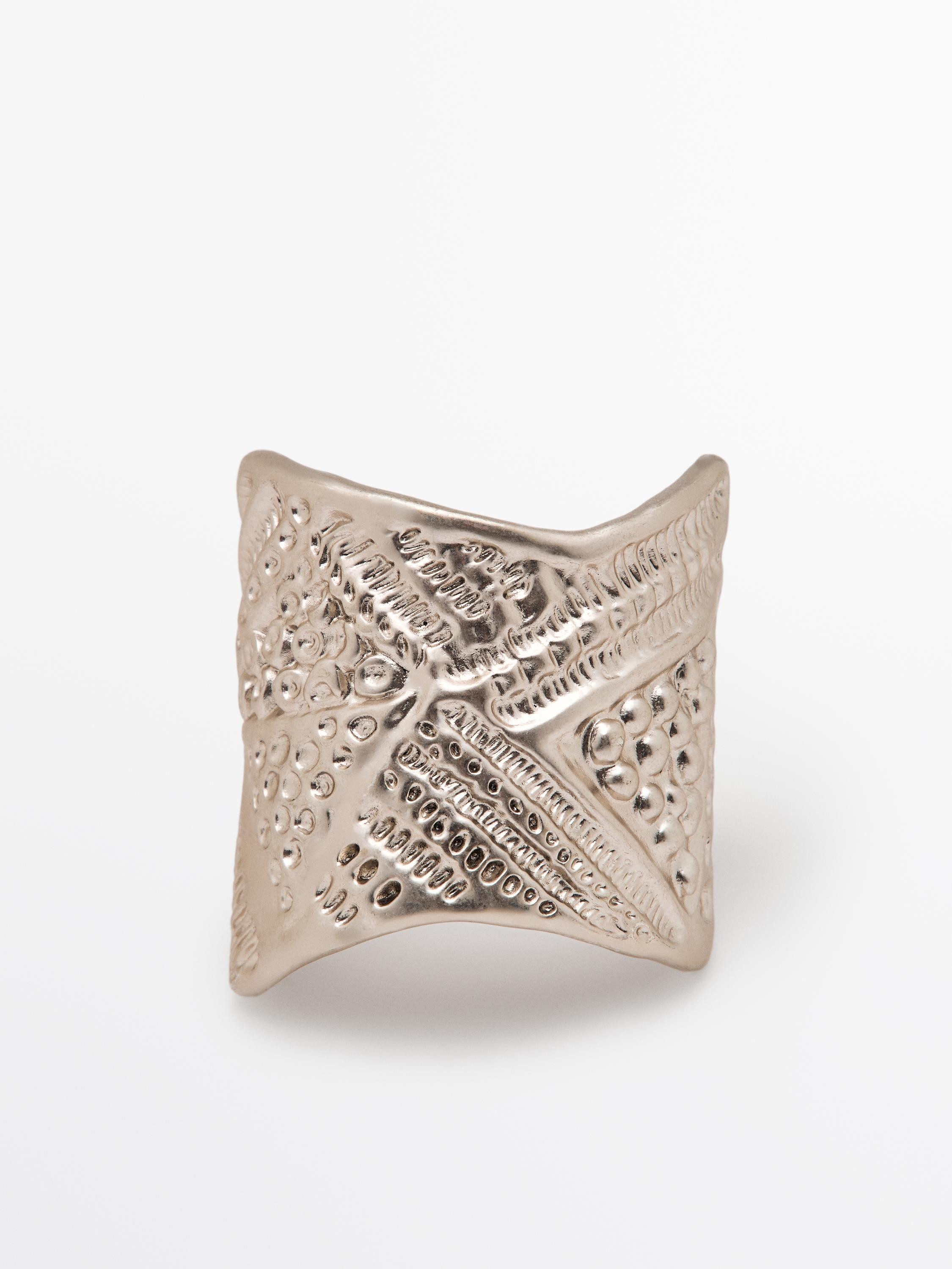 Wide vintage bracelet | Massimo Dutti UK