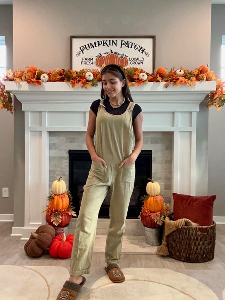 Fall decor & a comfy fall outfit! 


Fall style 
Jumpsuit 
Fall decor 
Halloween
Thanksgiving 