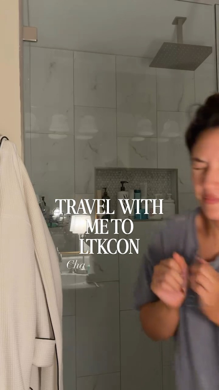 Travel with me to ! Are you a morning or night travel girly? I’m always choose morning. 

Travel fit, airline outfit, travel with me, Dallas

#LTKCon #LTKCon #LTKdayinmylife #LTKTravel