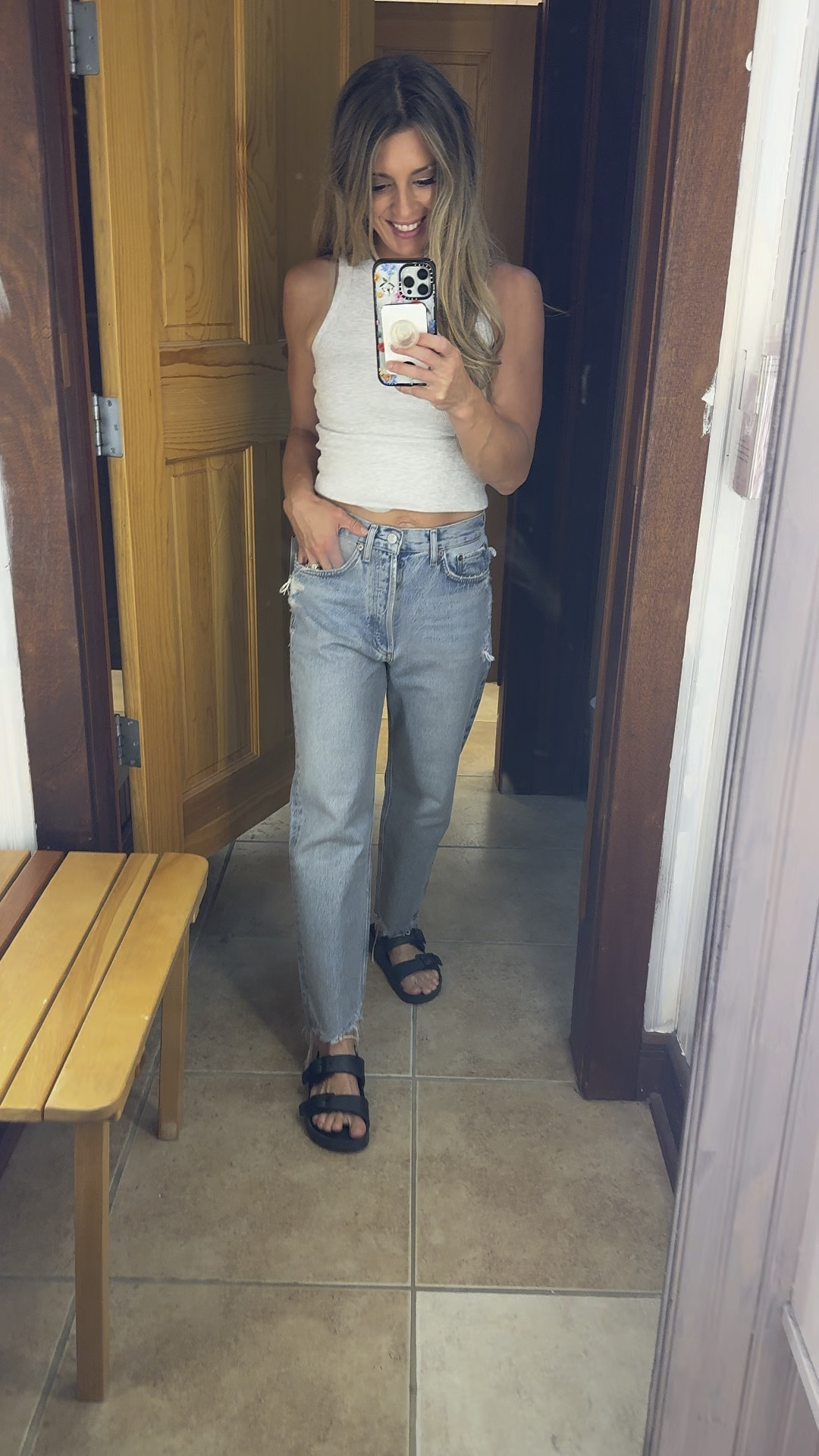 AGOLDE coming through with a goodie 🤌🏼🤌🏼 #jeans #momjeans #outfitinspo #outfitideas #preppy #classic

#LTKStyleTip #LTKSeasonal
