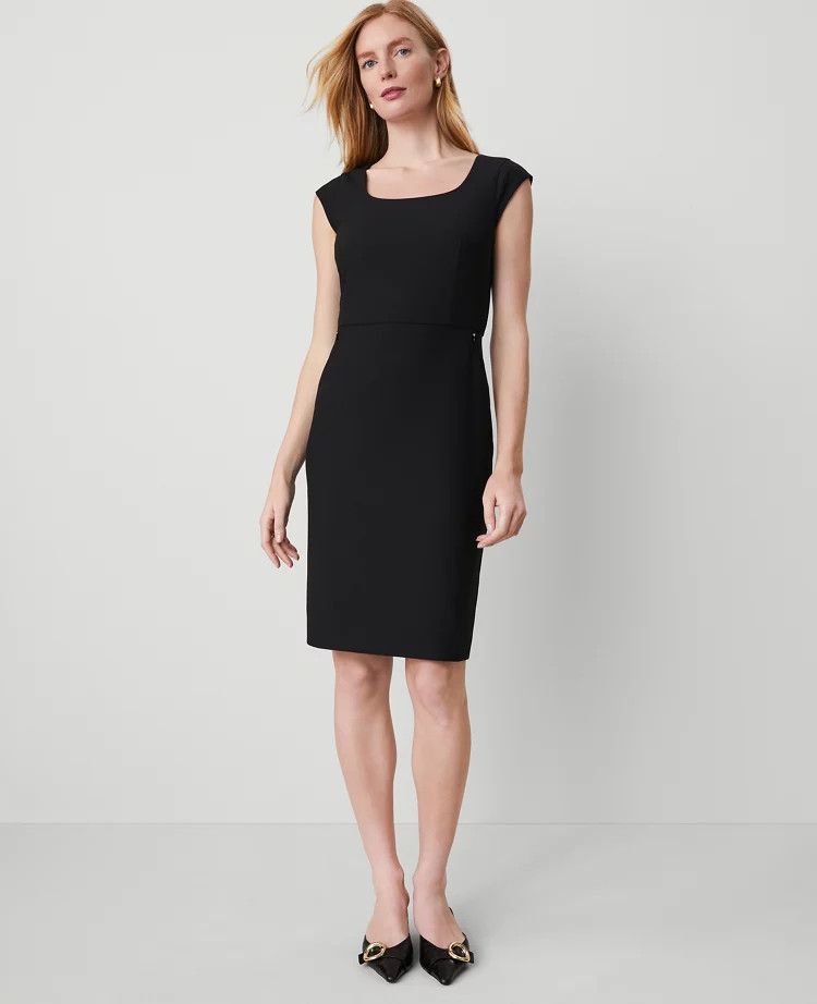 The Petite Scoop Neck Dress in Bi-Stretch | Ann Taylor (US)