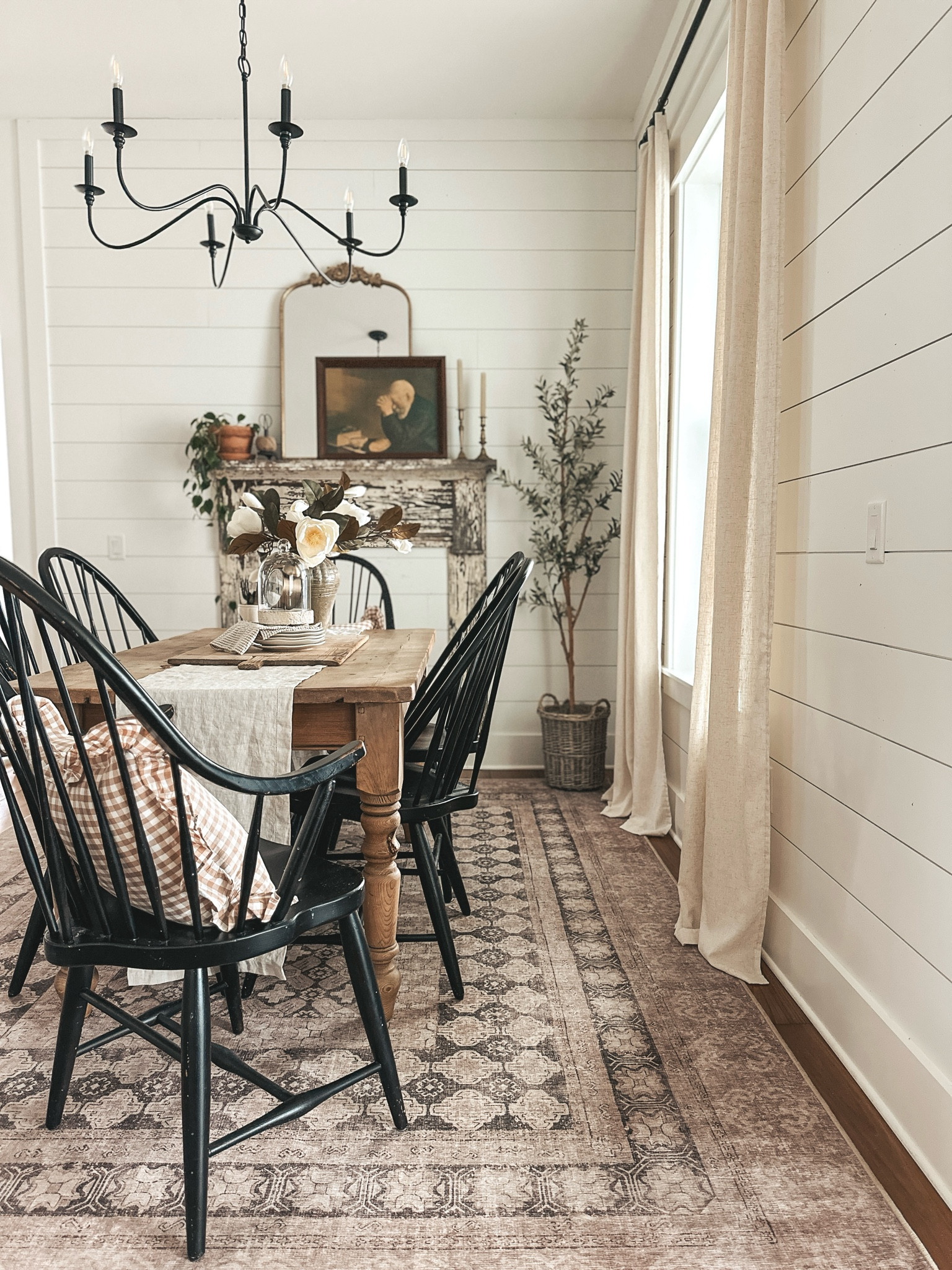 Cozy neutral farmhouse dining room

#LTKhome #LTKSeasonal