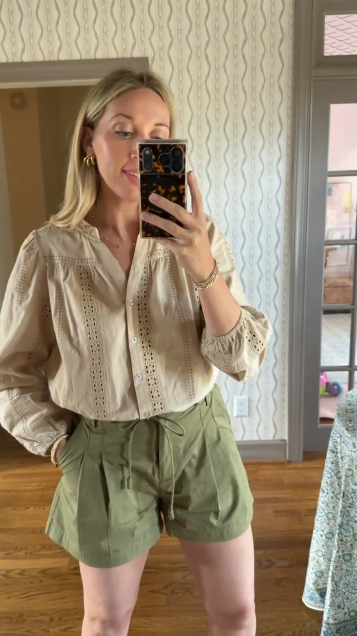 This top is 30% off and only $19 today!! It is the perfect fall top for these hot days! 

#AmazonFashion #OOTD #Sale  

 #LTKdayinmylife #LTKootd #LTKSaleAlert