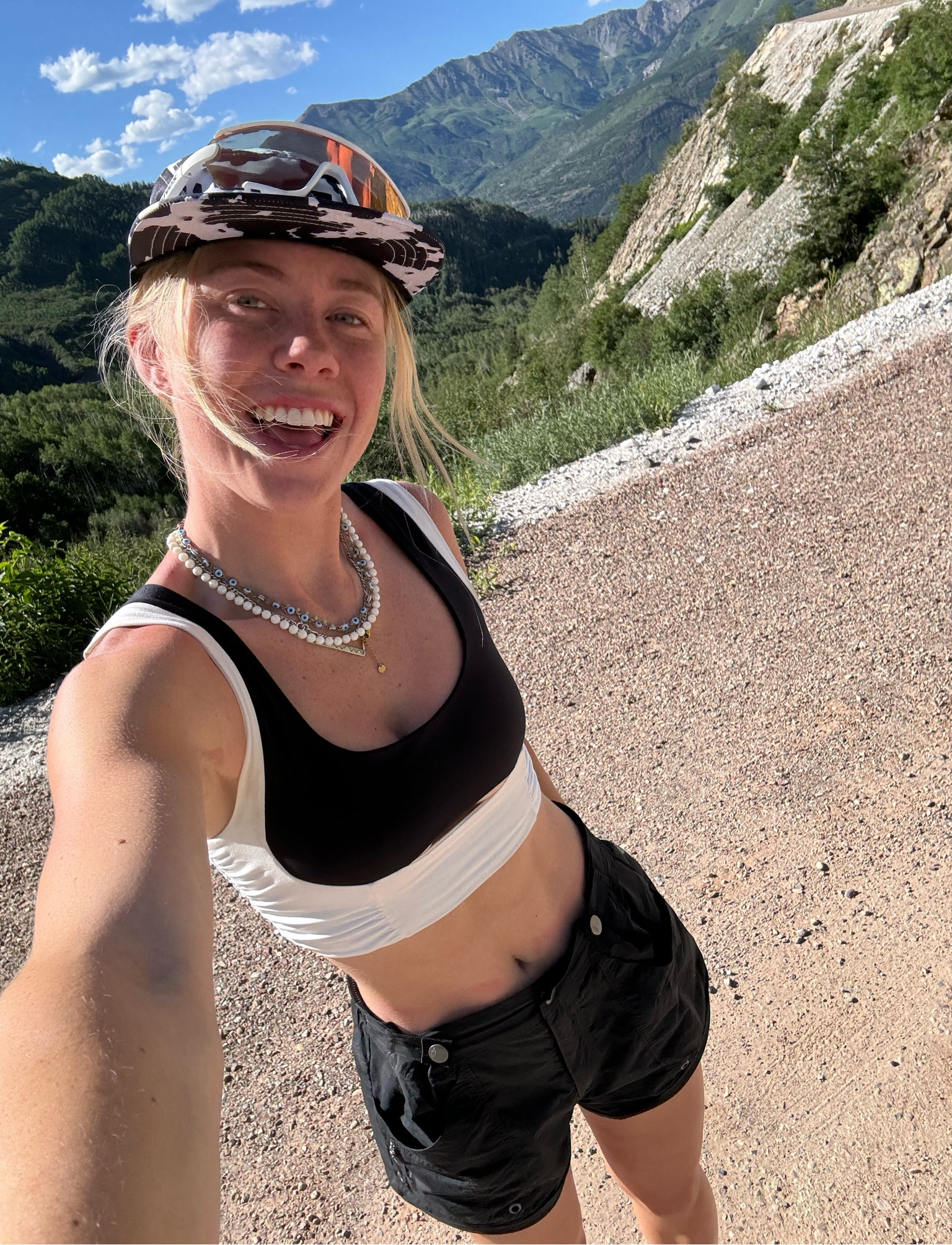 Hiking fit 🥾🏔️ #LTKhiking

#LTKActive