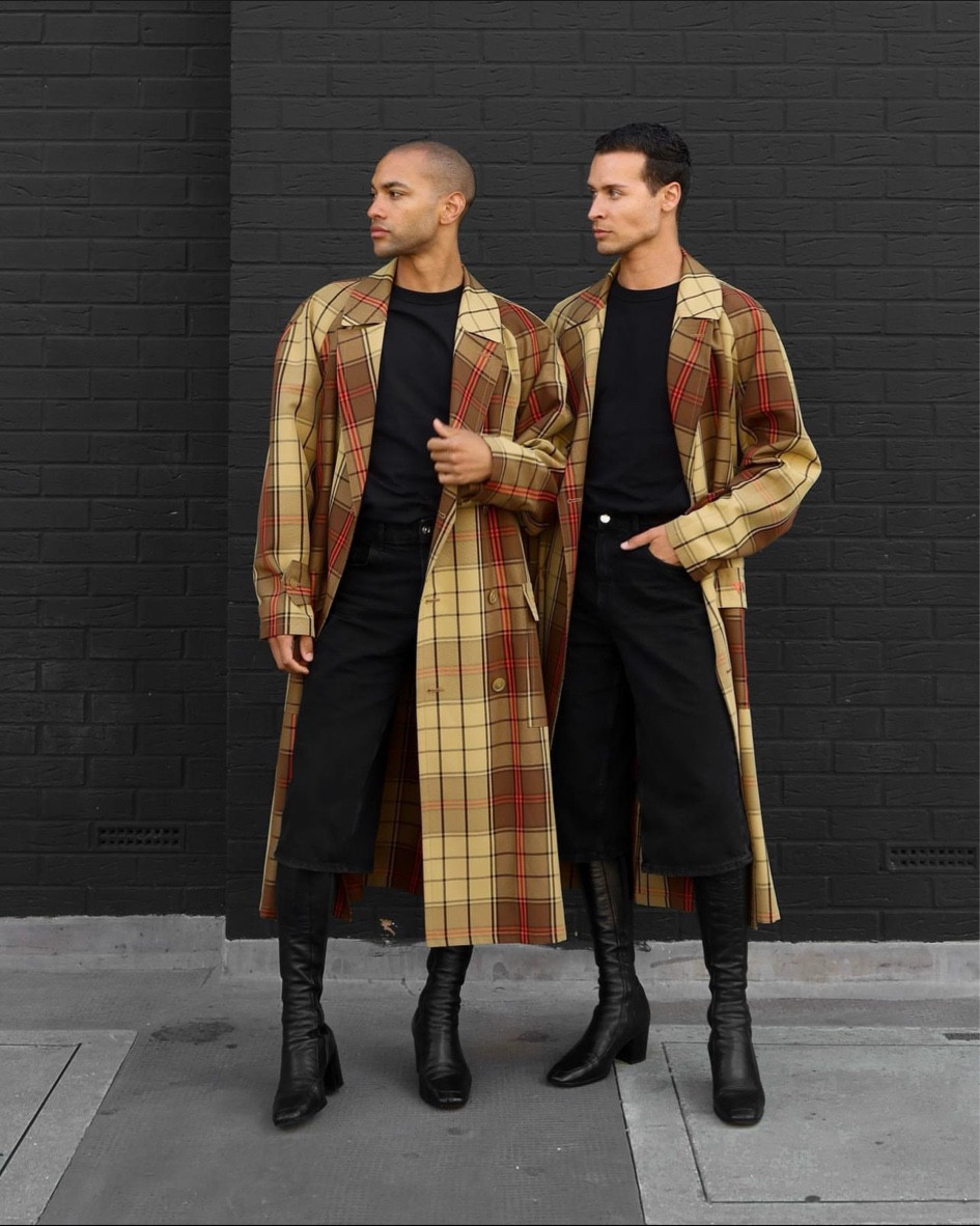 Pre fall in July 🍂

trench coat Vivienne Westwood, manteau trench à carreaux, long manteau d’automne, jean short long noir, short long noir en jean, tee shirt basique en coton noir, top noir uni, bottes en cuir Saint Laurent #prefall #lookautomne 

#LTKSeasonal #LTKBacktoSchool