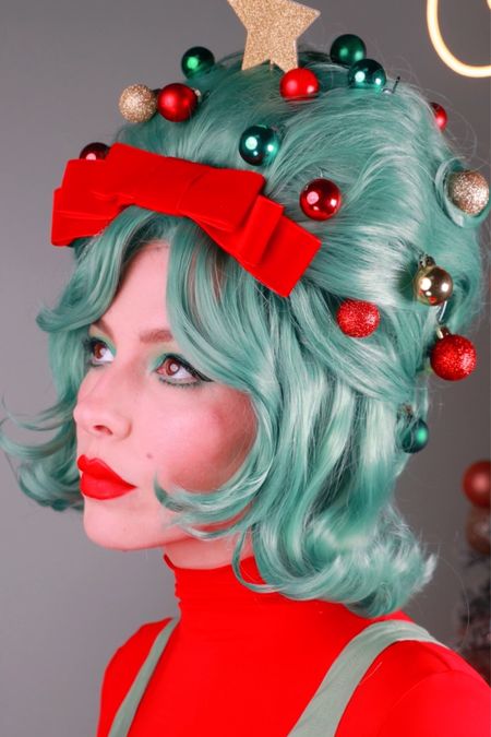 Green and red Christmas hair and makeup. 

#LTKHoliday #LTKbeauty