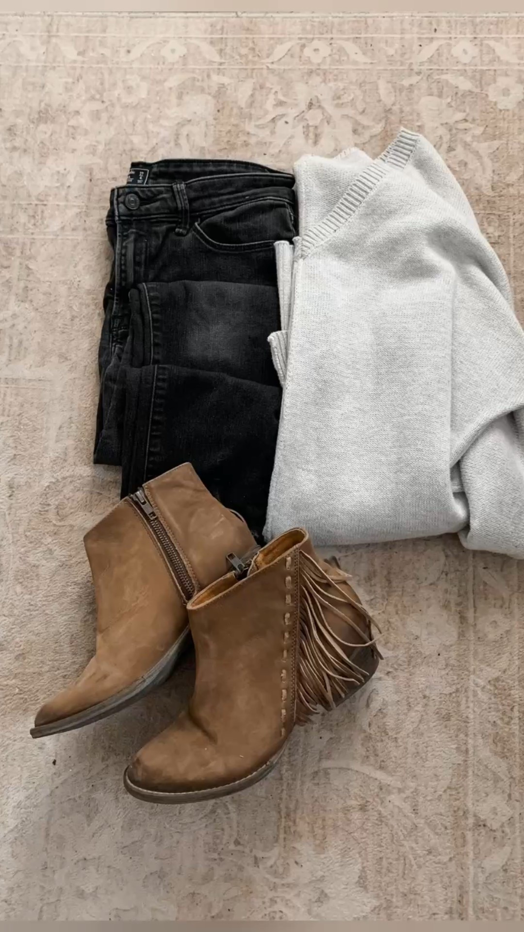 Cute outfit for Fall 🍂 

Fall Outfits 
Autumn 
Outfit Ideas 
Fall Boots 

🤎🍂🍁

#LTKStyleTip #LTKShoeCrush #LTKSeasonal