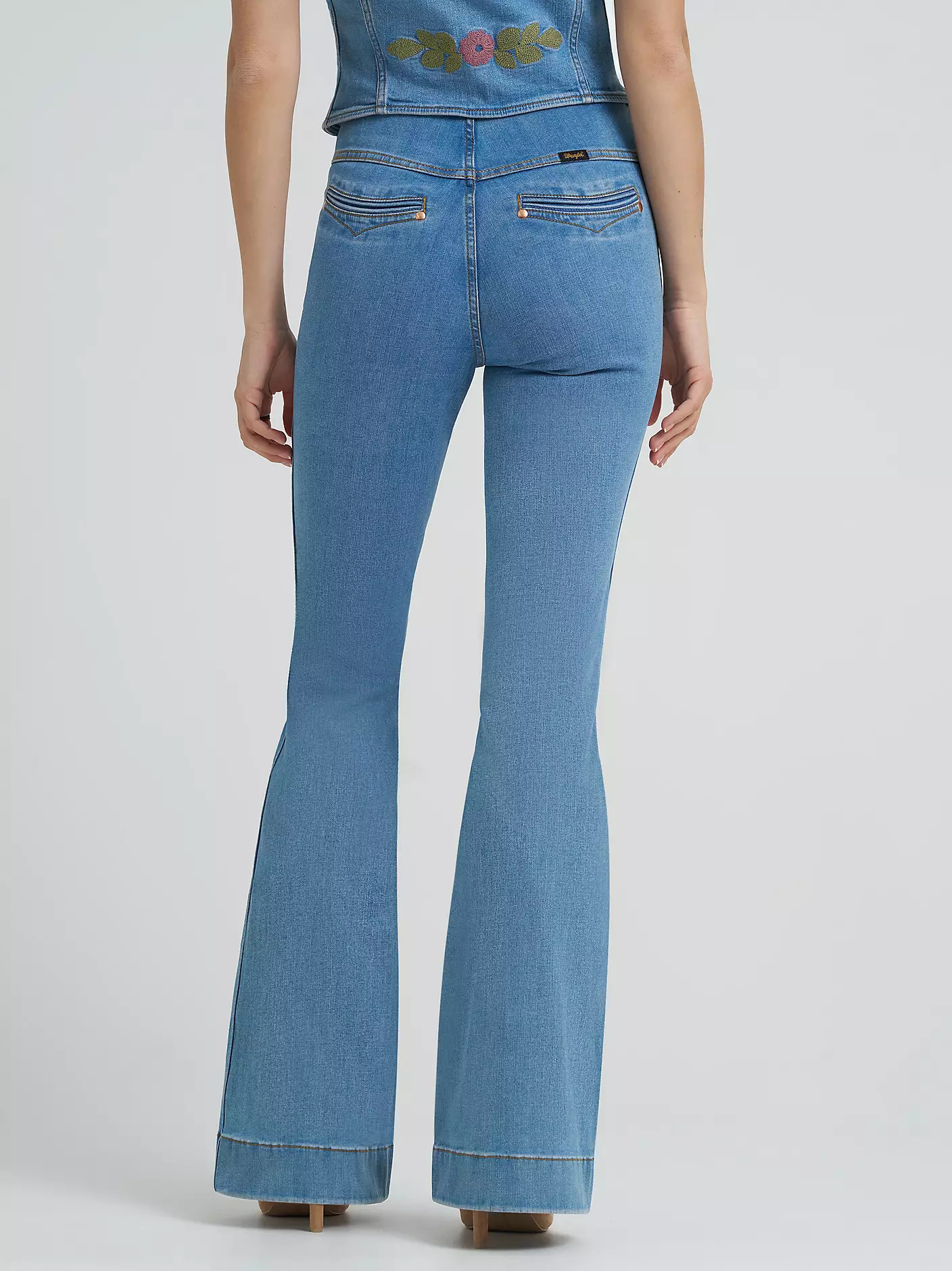 Lainey Wilson x Wrangler Novelty Pull-On Flare Jean | Wrangler
