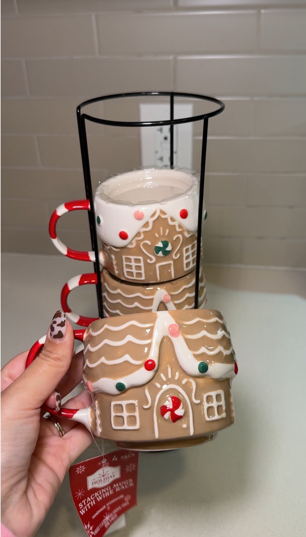 Set of 4 gingerbread mugs perfect for coffee, matcha & hot cocoa🎄 ONLY $12

#LTKCyberWeek #LTKHoliday #LTKdayinmylife