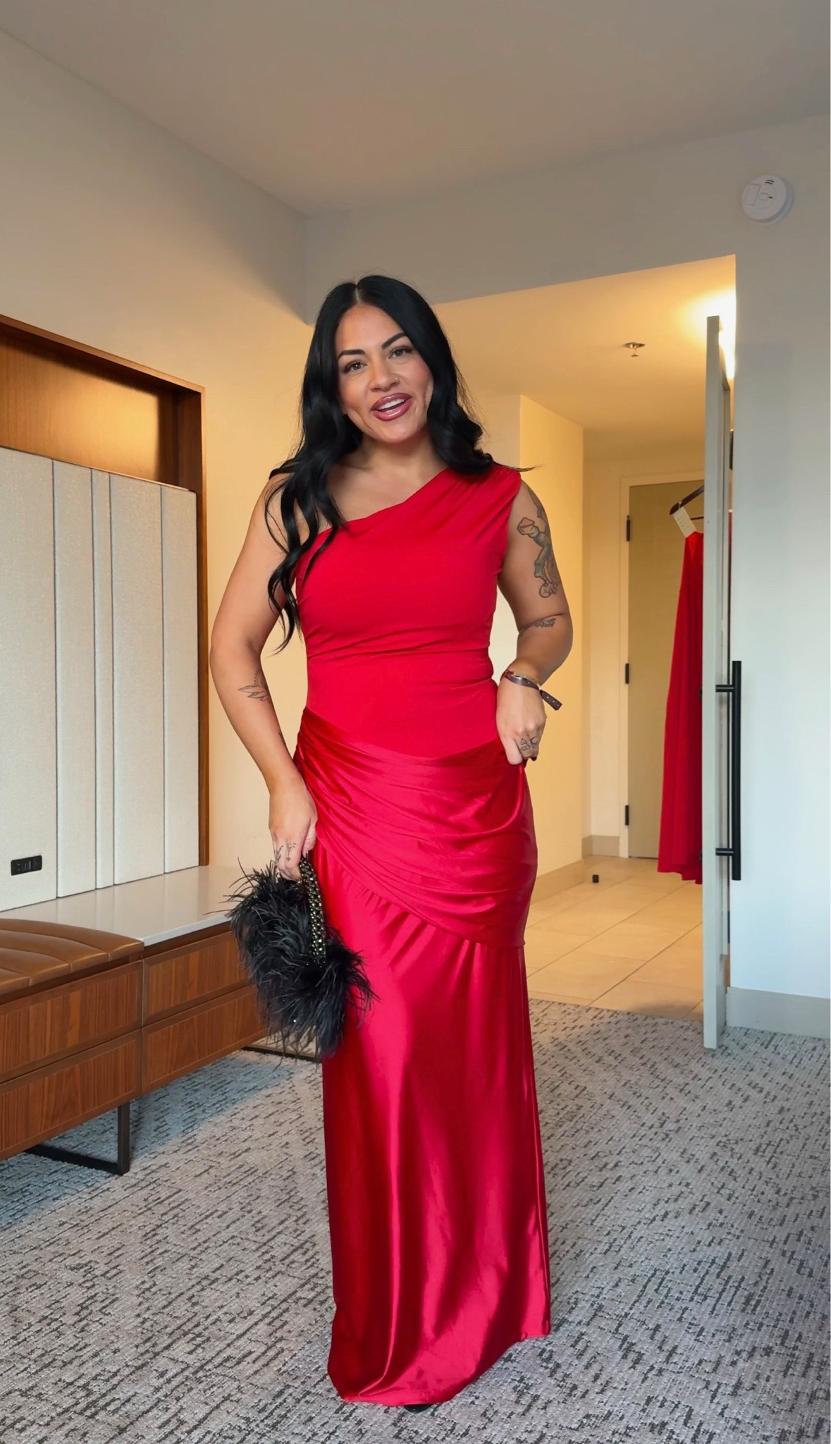 loveee this red dress!!!

wearing a size large for reference!

red dress, red evening gown, formal gown, red formal dress, elegant dress, tori block