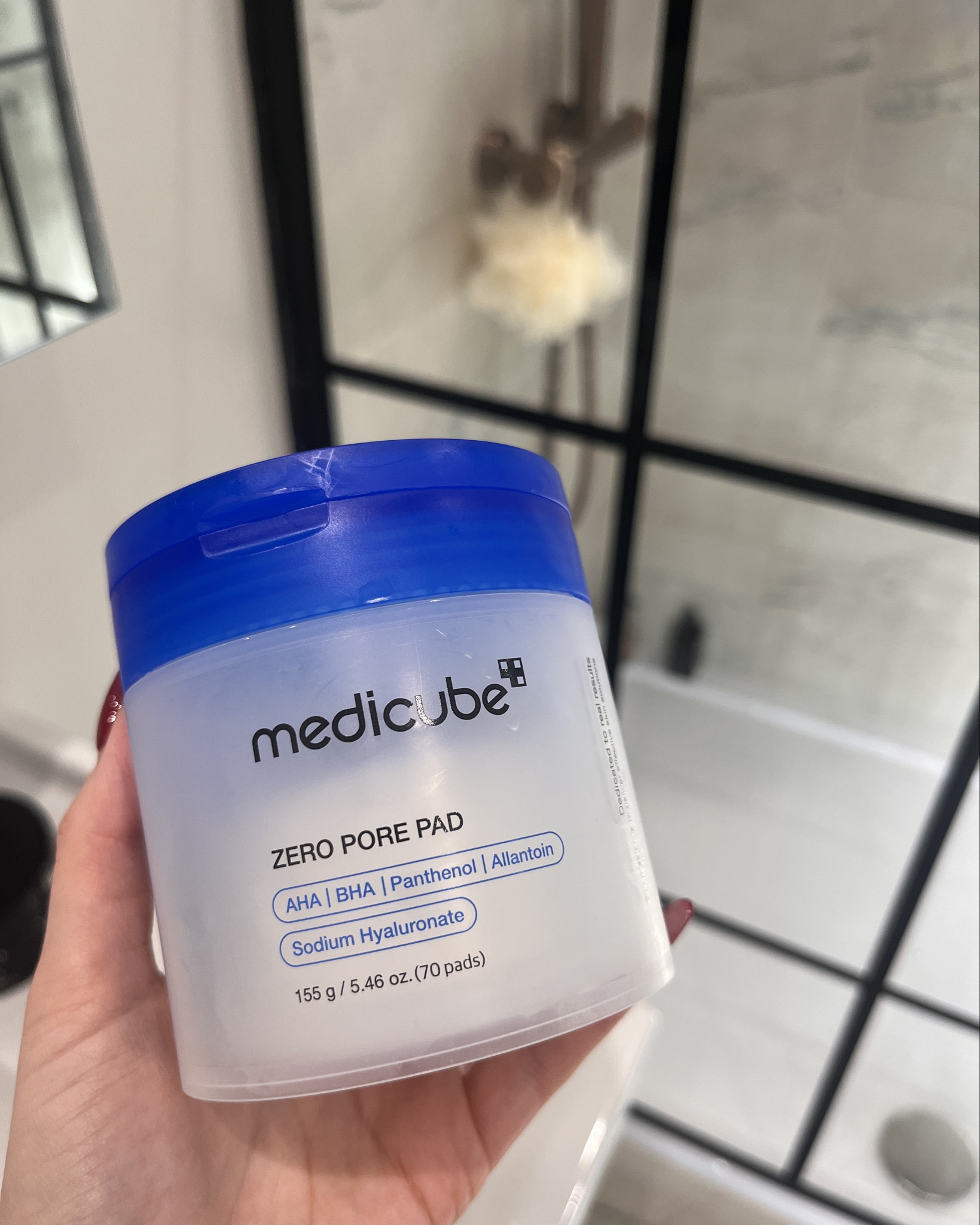 🚨ON SALE 🚨
This is so good to give your skin a reset without the irritation or down time!! I LOVE these pads - plus for the bargain price & amount you get!! 