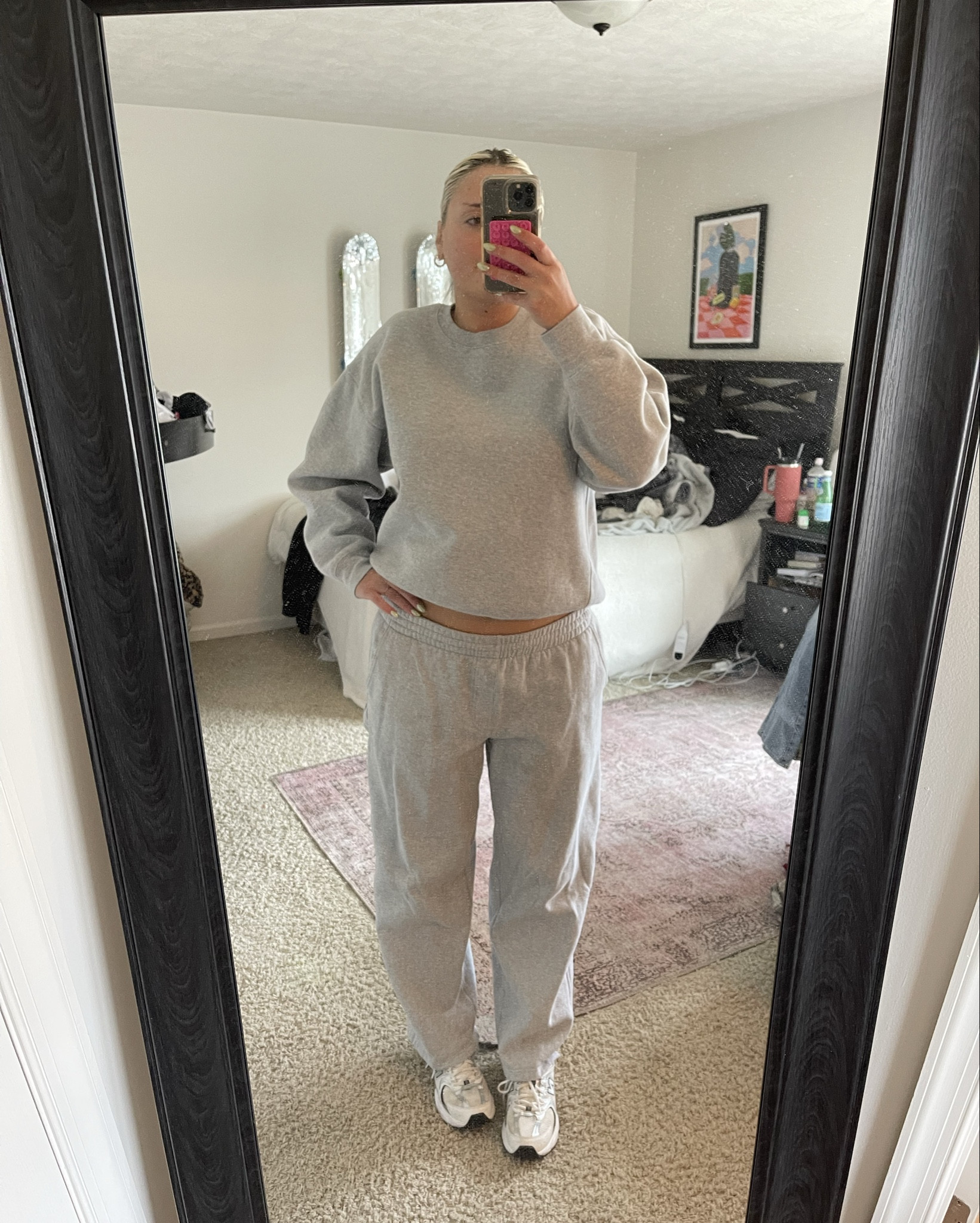 Loose ankle sweats 

#LTKfindsunder100 #LTKGiftGuide #LTKworkwear
